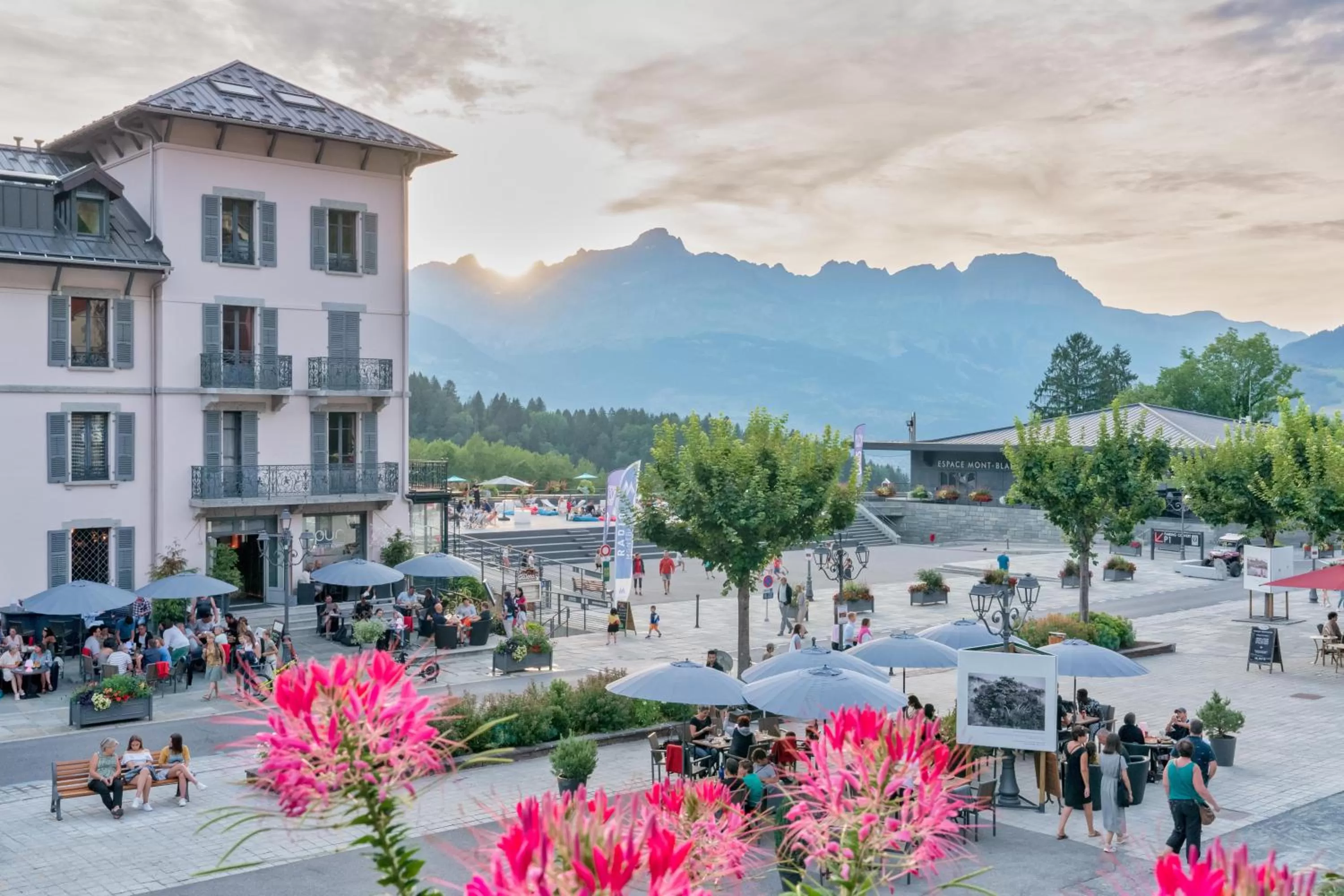 City view in SOWELL HOTELS Mont Blanc et SPA