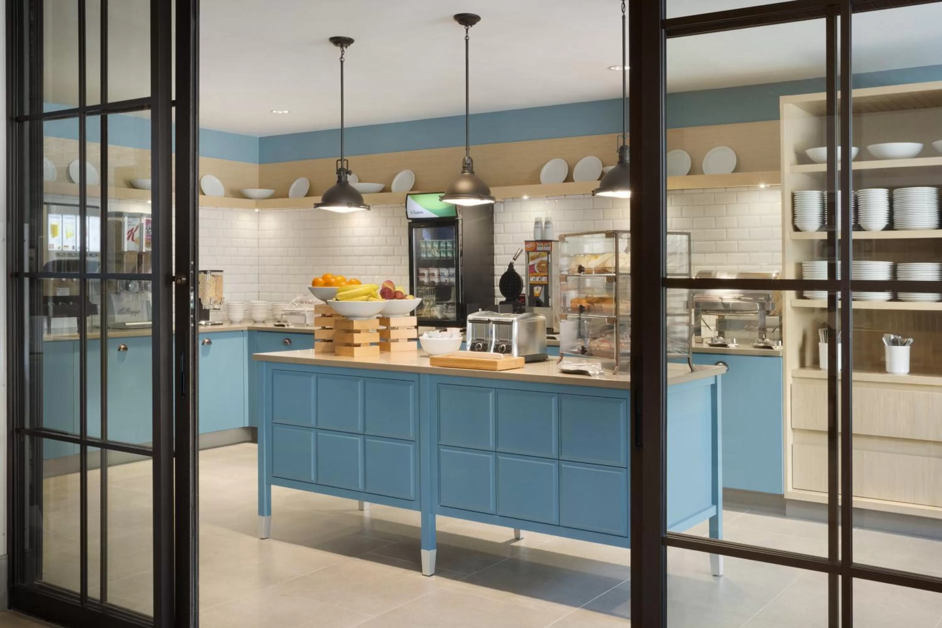 Restaurant/places to eat in Country Inn & Suites by Radisson Asheville River Arts District