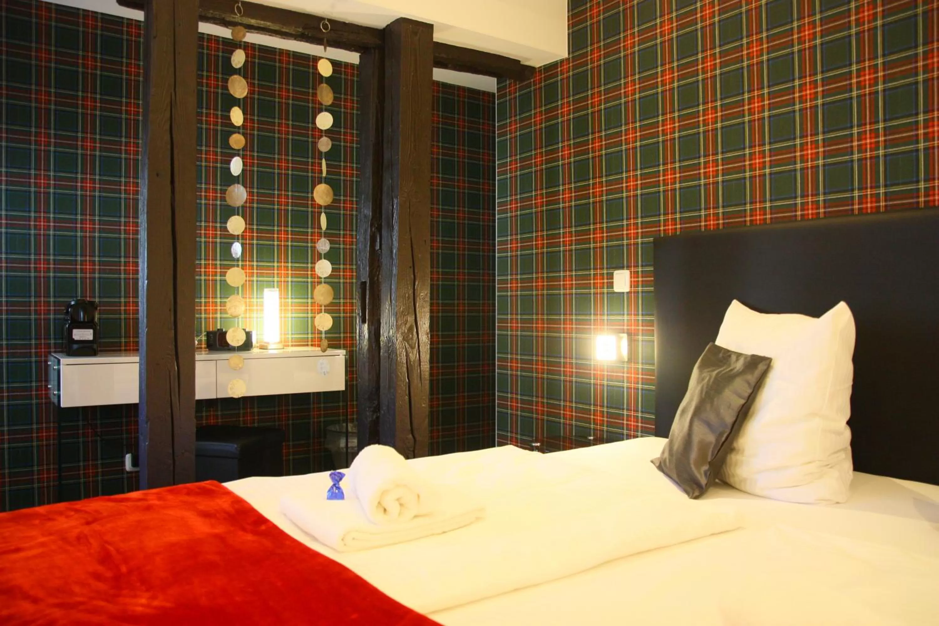 Bedroom, Bed in Hotel am Schloss