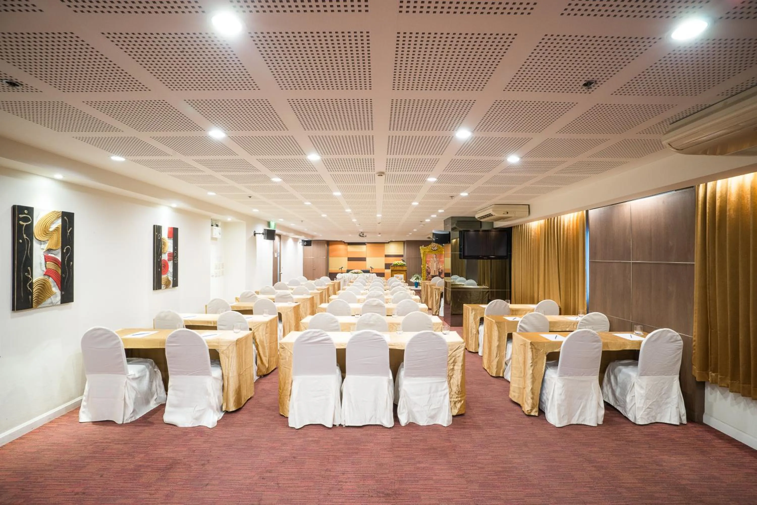 Meeting/conference room in Beyond Suite