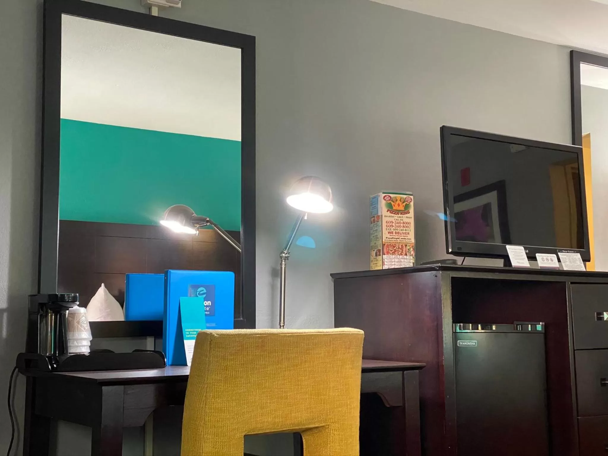 TV and multimedia in Clarion Inn Atlantic City - Beach and Boardwalk