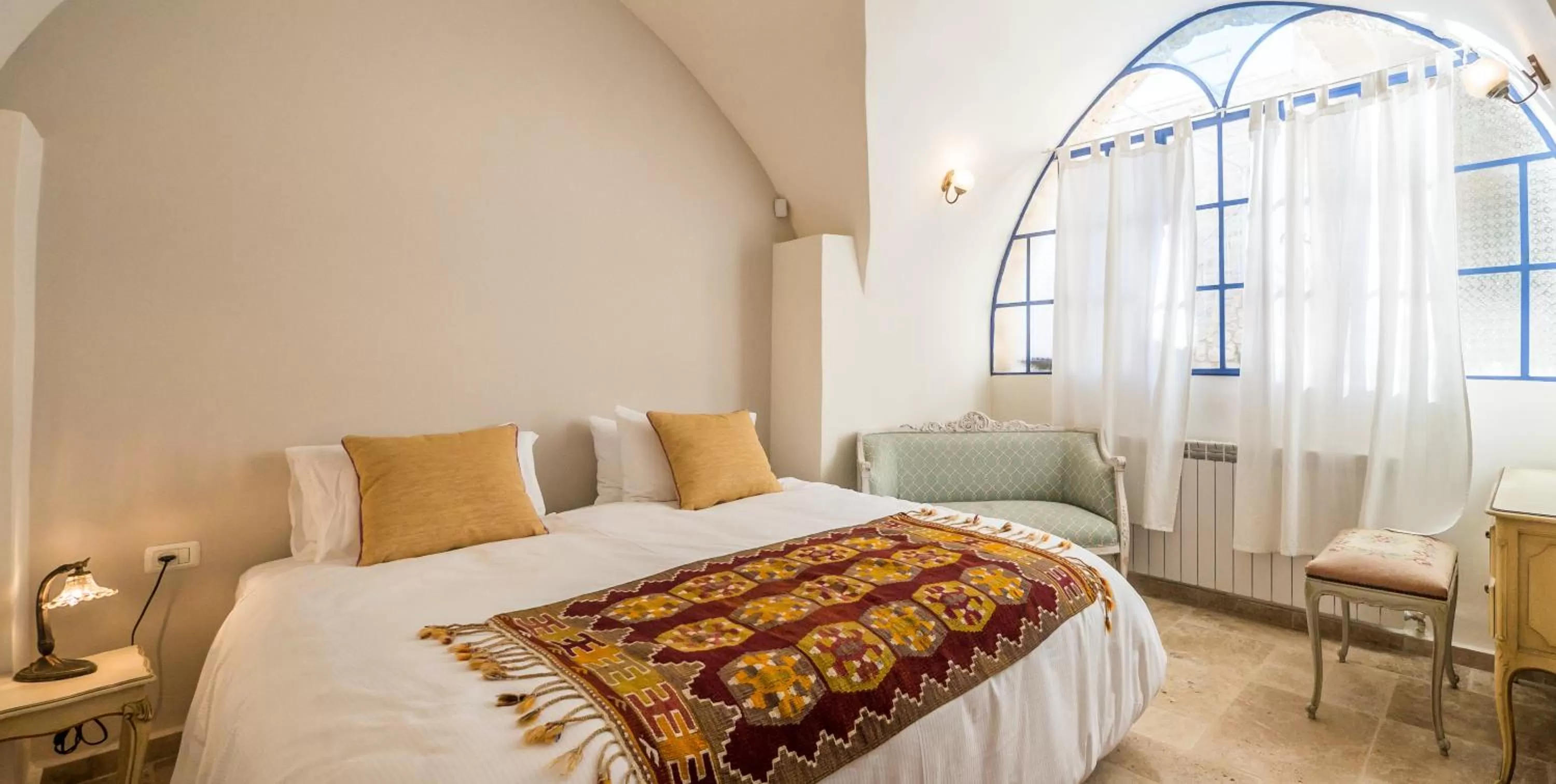 Bed in The Way Inn - Boutique Suites