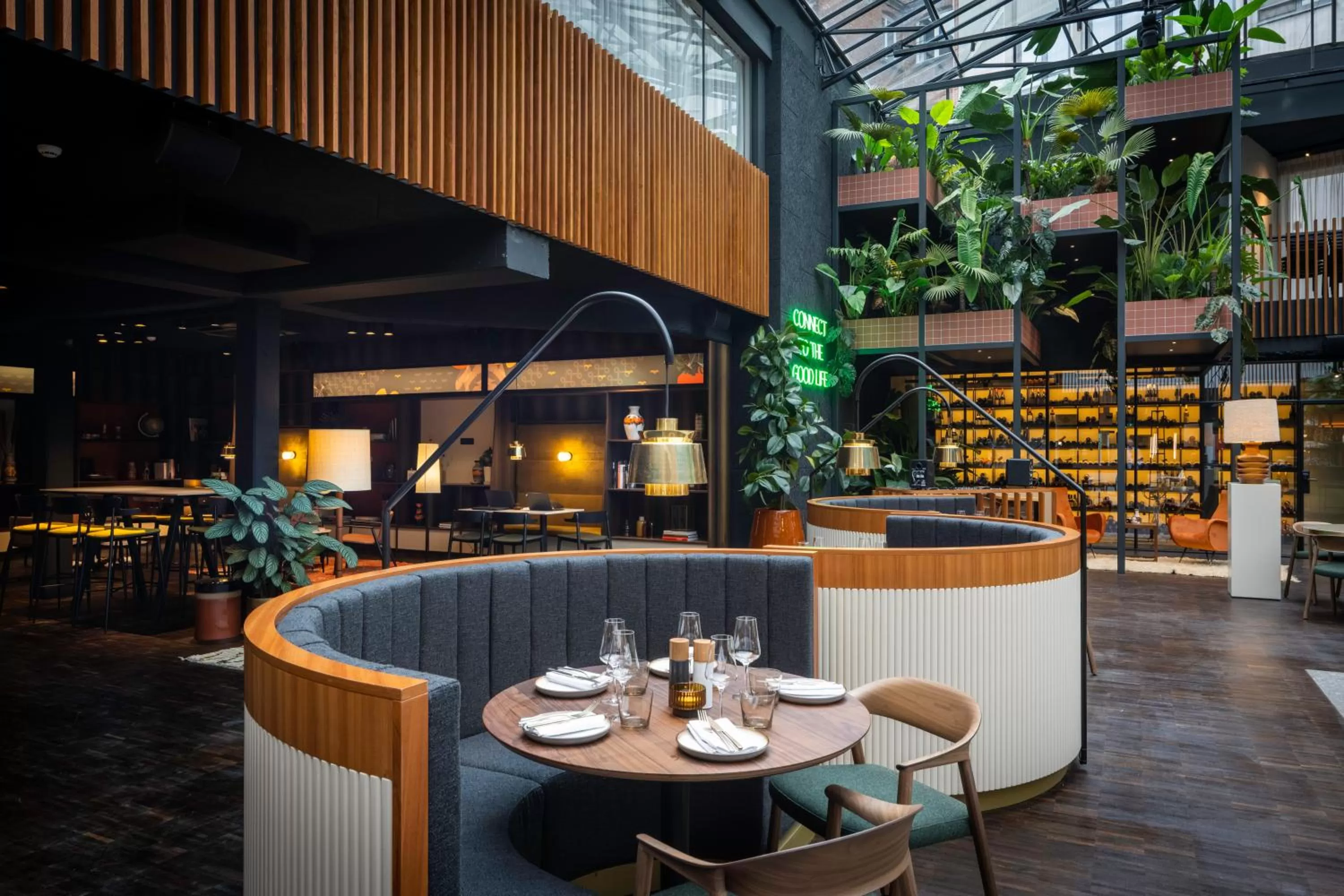 Restaurant/places to eat in Yalo Urban Boutique Hotel Gent