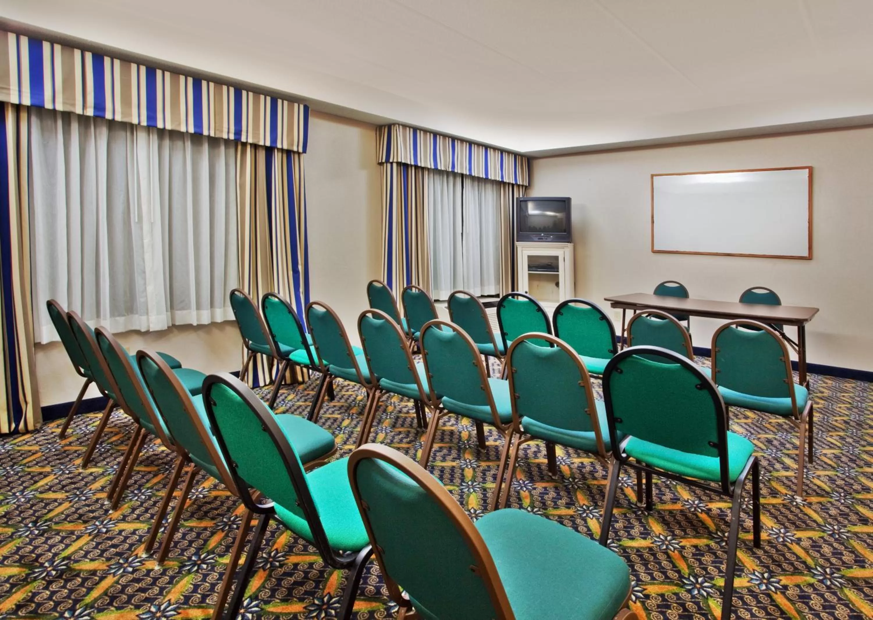 Meeting/conference room in Holiday Inn Express Hotel & Suites Lawrenceville by IHG