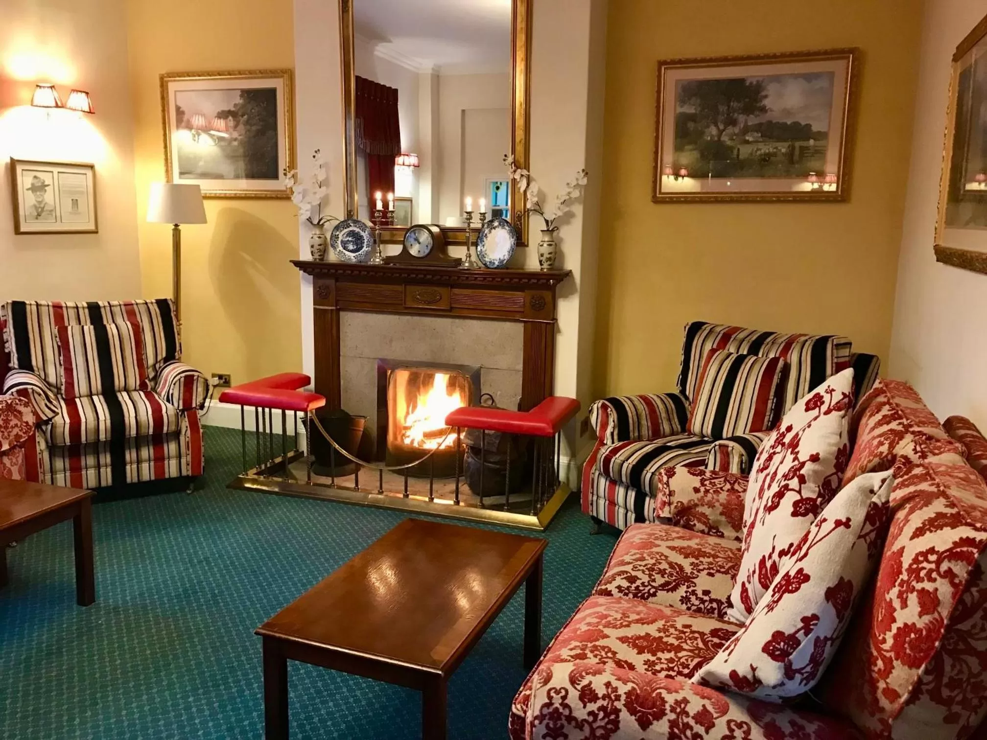 Lounge or bar in The Izaak Walton Country House Hotel - Dovedale