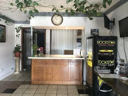 Property building in Americas Inn Bardstown