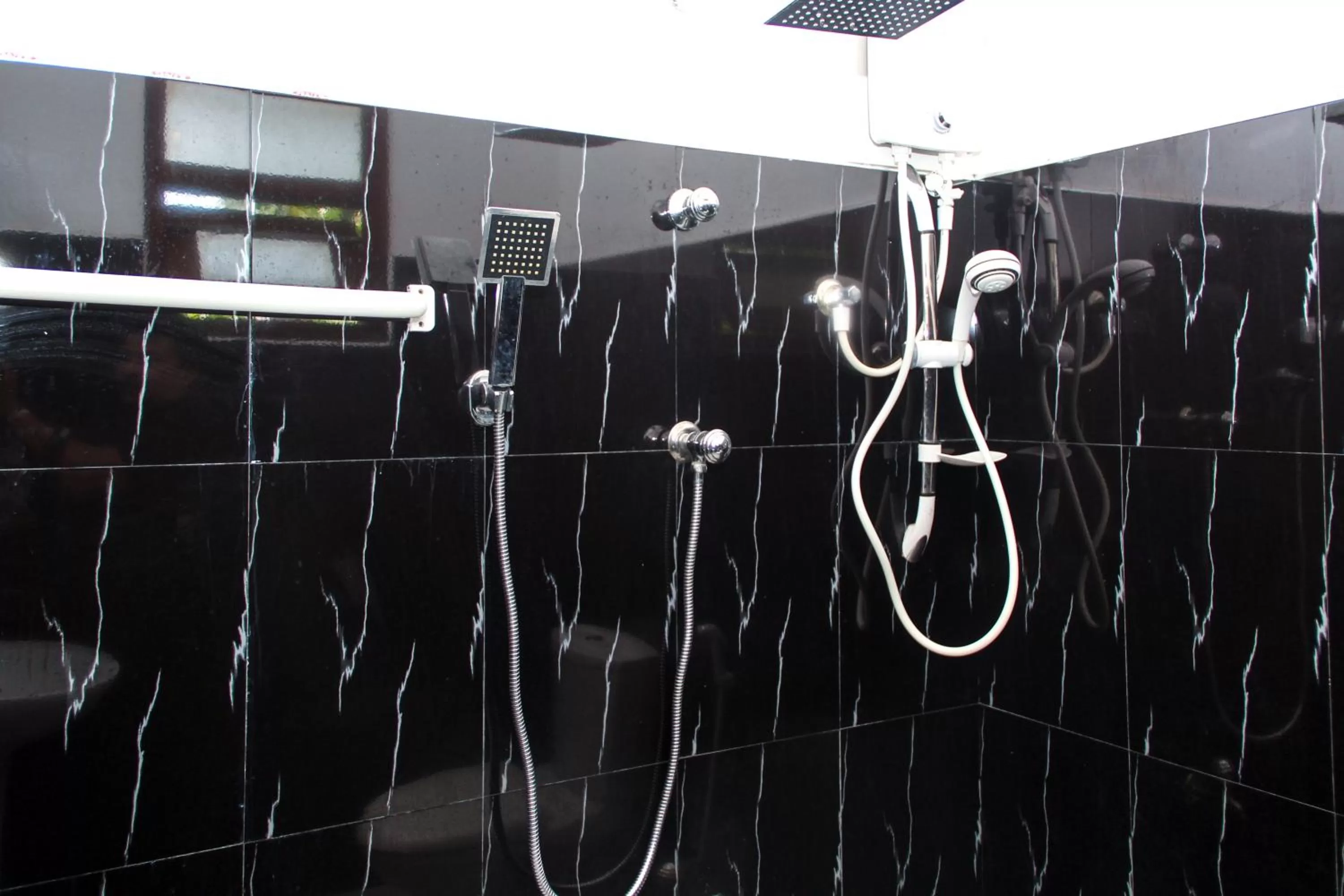 Bathroom in Pearl Resort Mirissa