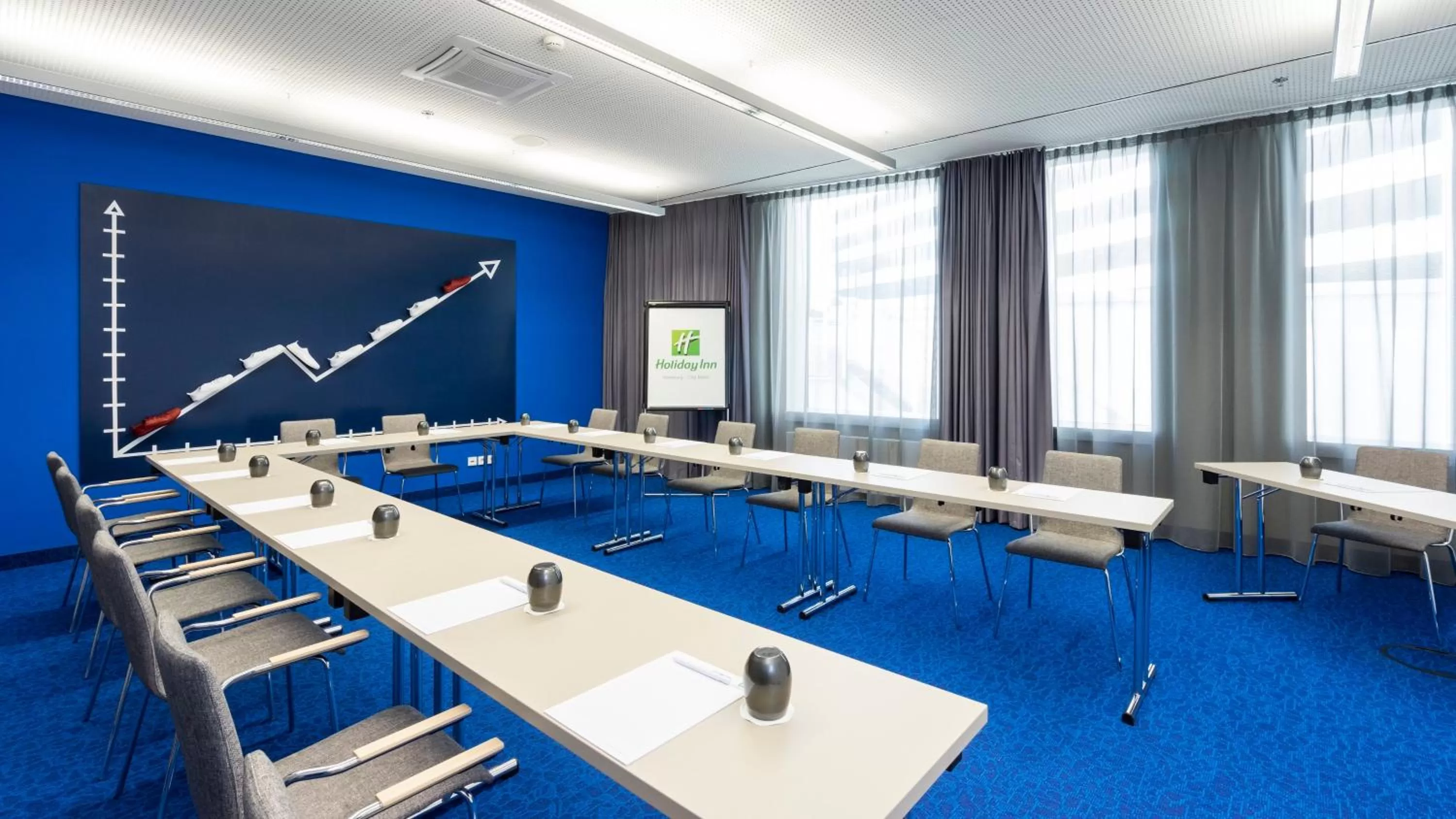 Meeting/conference room in Holiday Inn Hamburg - City Nord by IHG