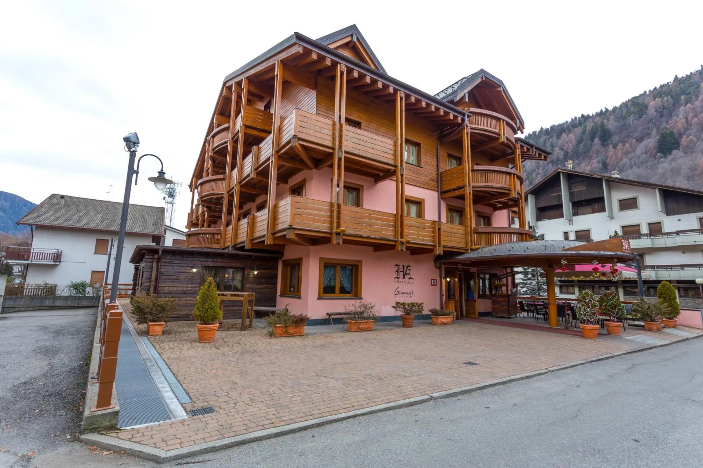 Property building in Hotel Arisch