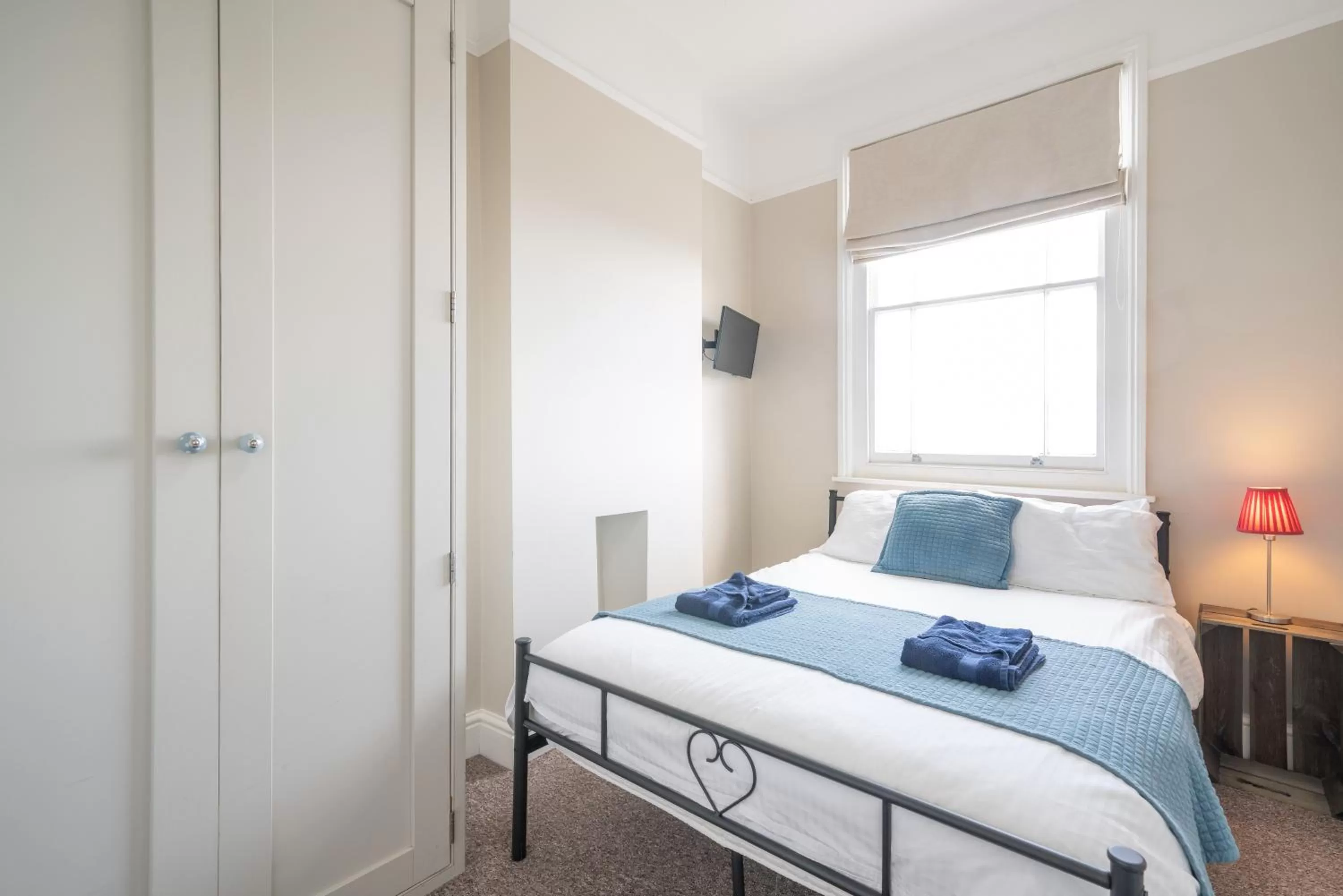 Bed in The Veteran Hotel & Bar