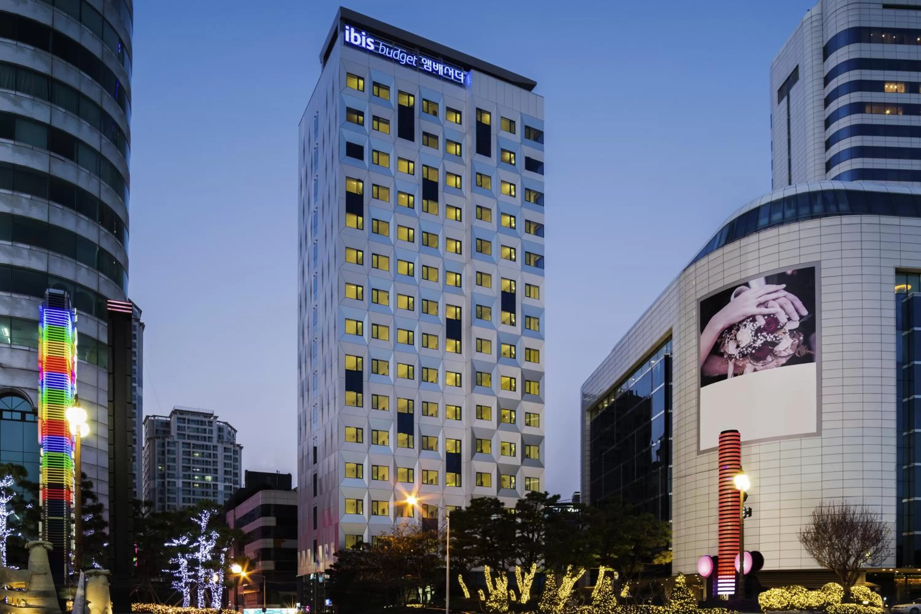 Facade/entrance, Property Building in ibis budget Ambassador Busan Haeundae
