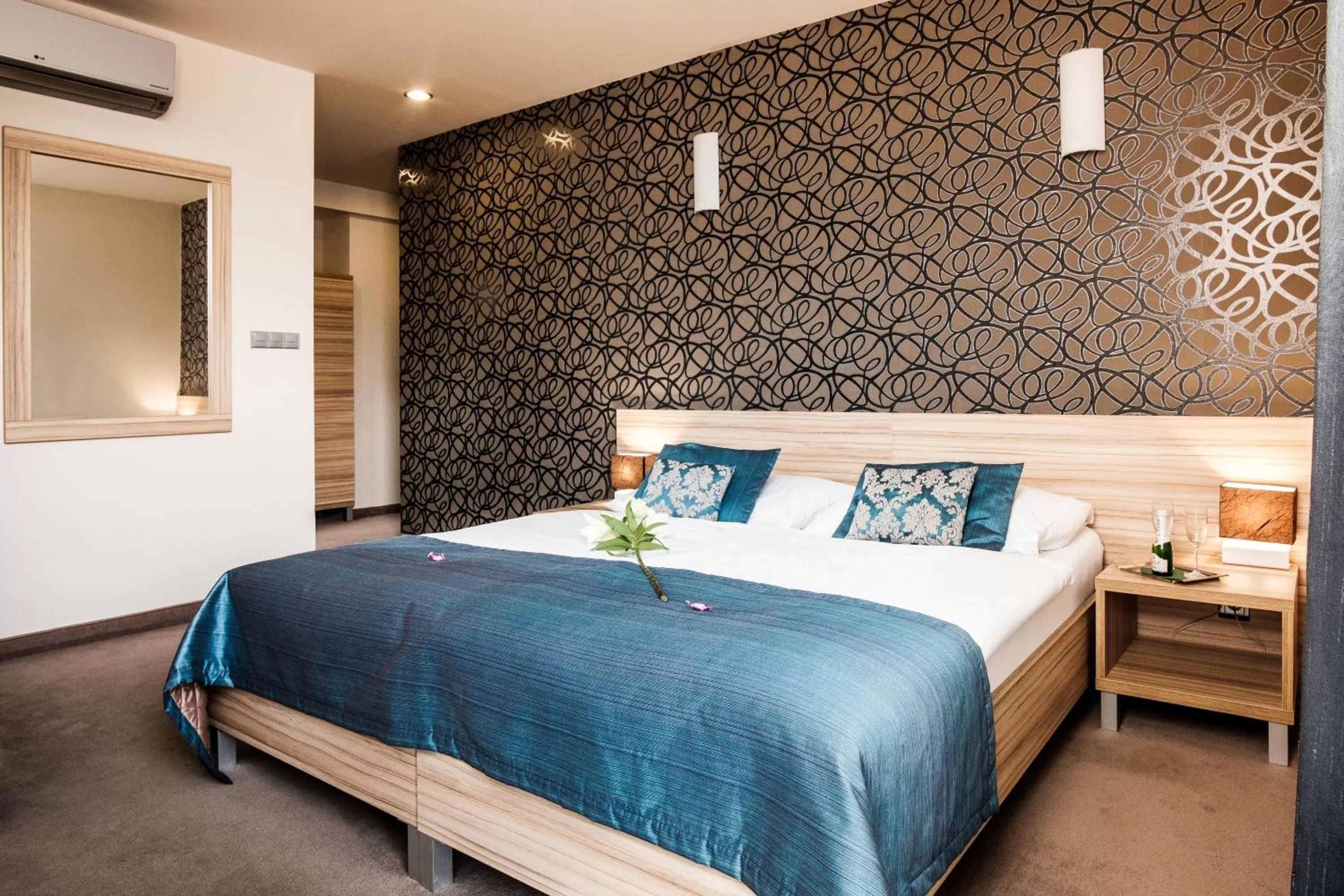 Decorative detail, Bed in Hotel Deluxe with free Wellness and Fitness Centrum