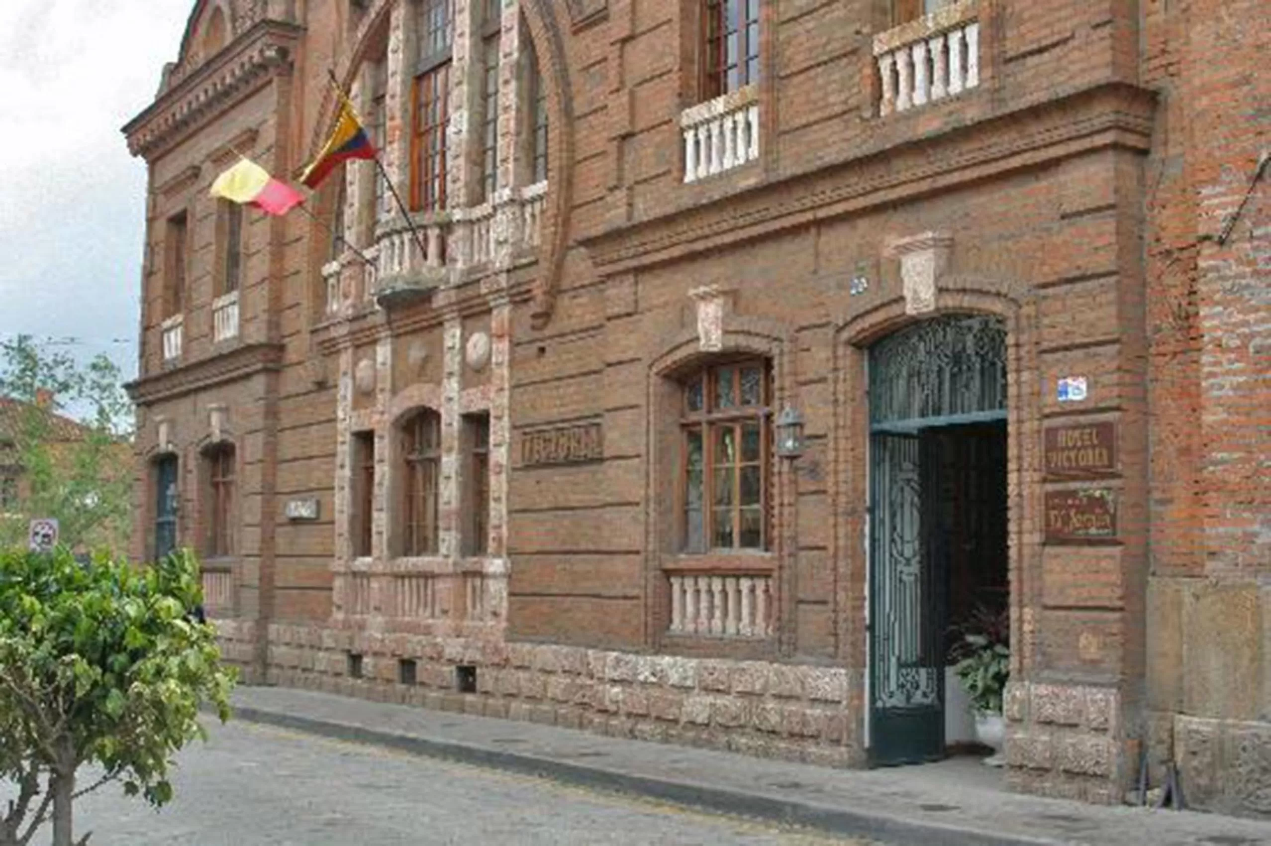 Facade/entrance, Property Building in Hotel Victoria