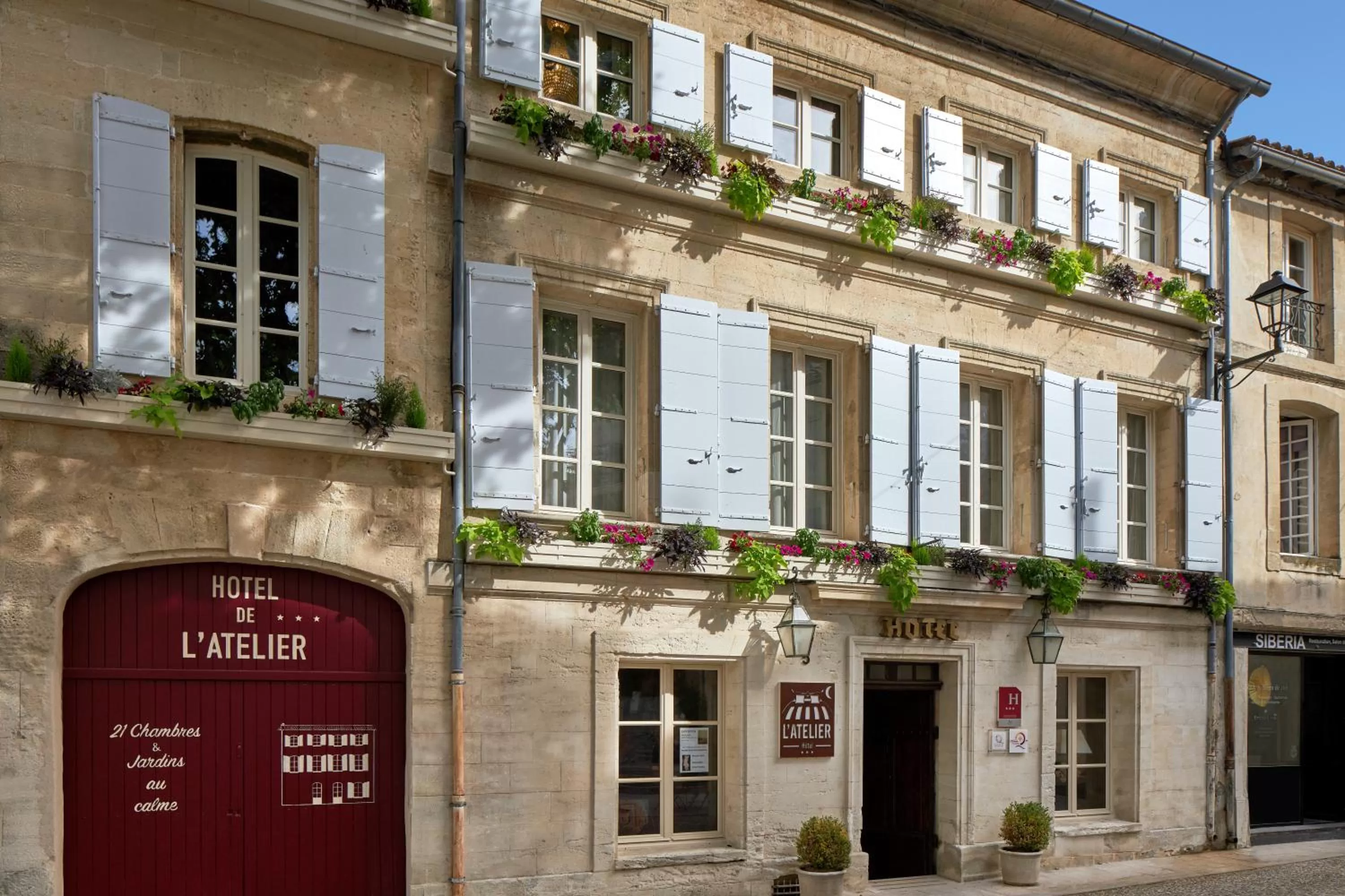 Property building in Hotel De L'Atelier