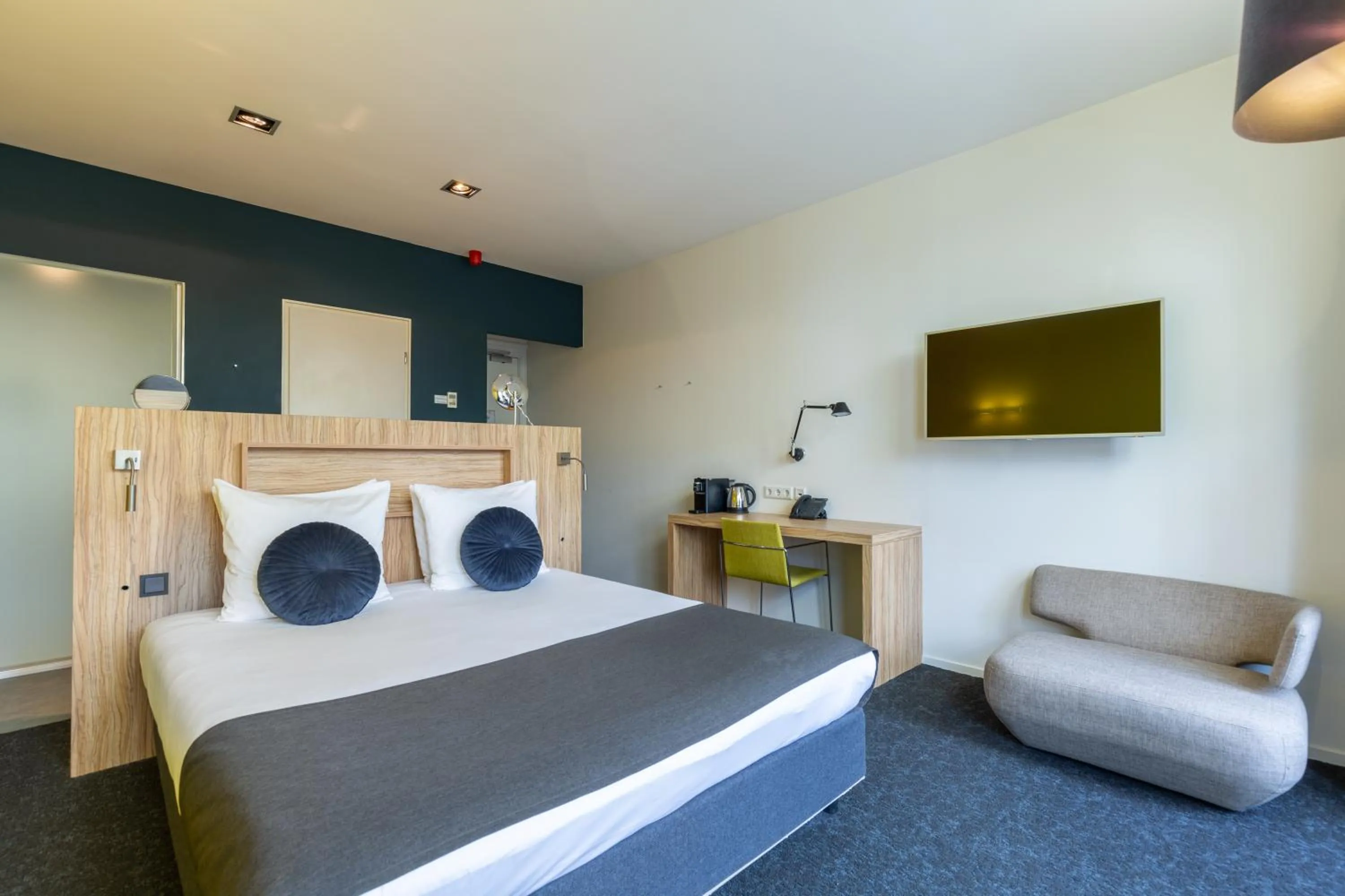 Bedroom, Bed in Amrâth Berghotel Amersfoort