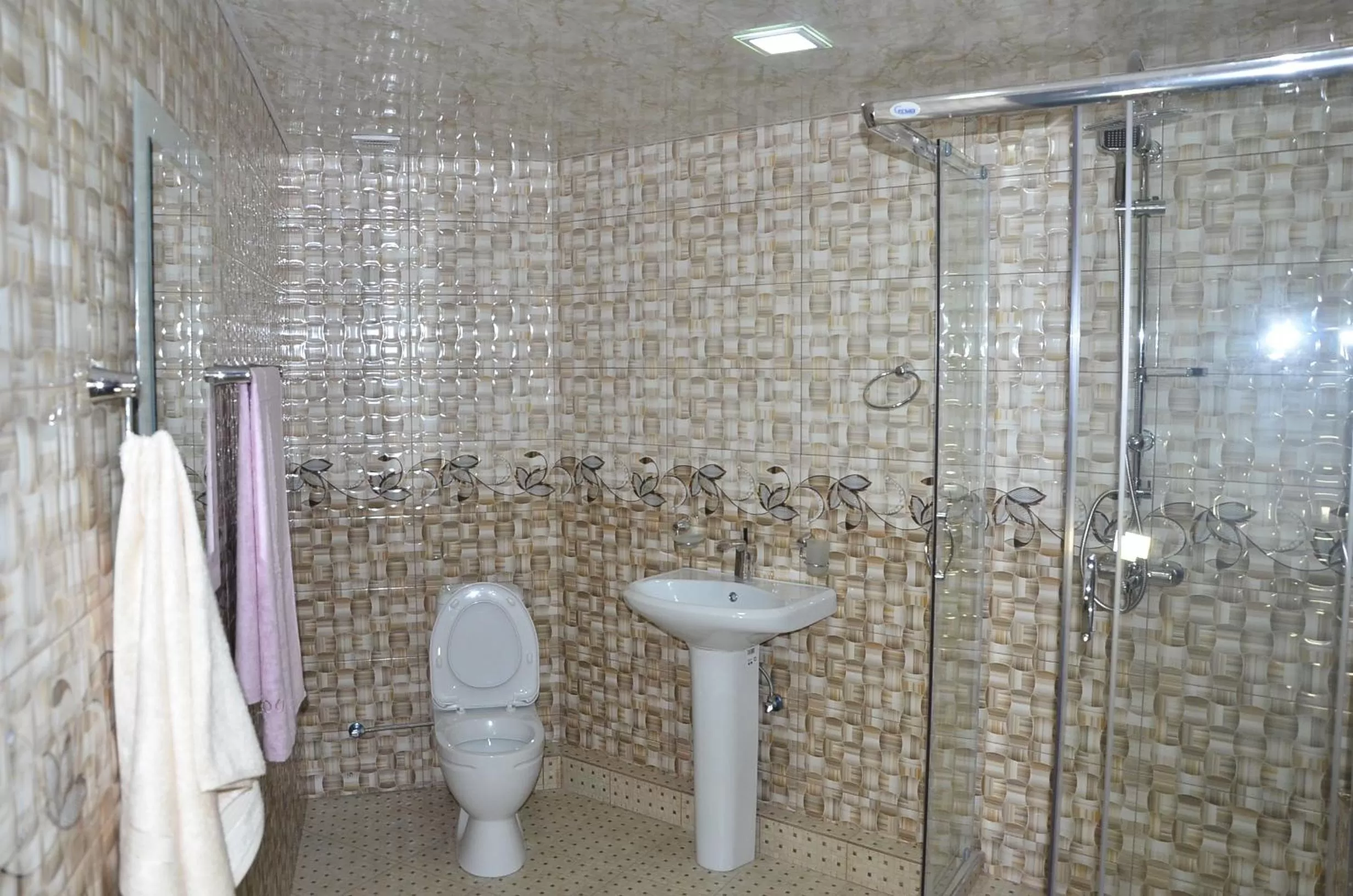 Shower in Vale hotel&restaurant complex