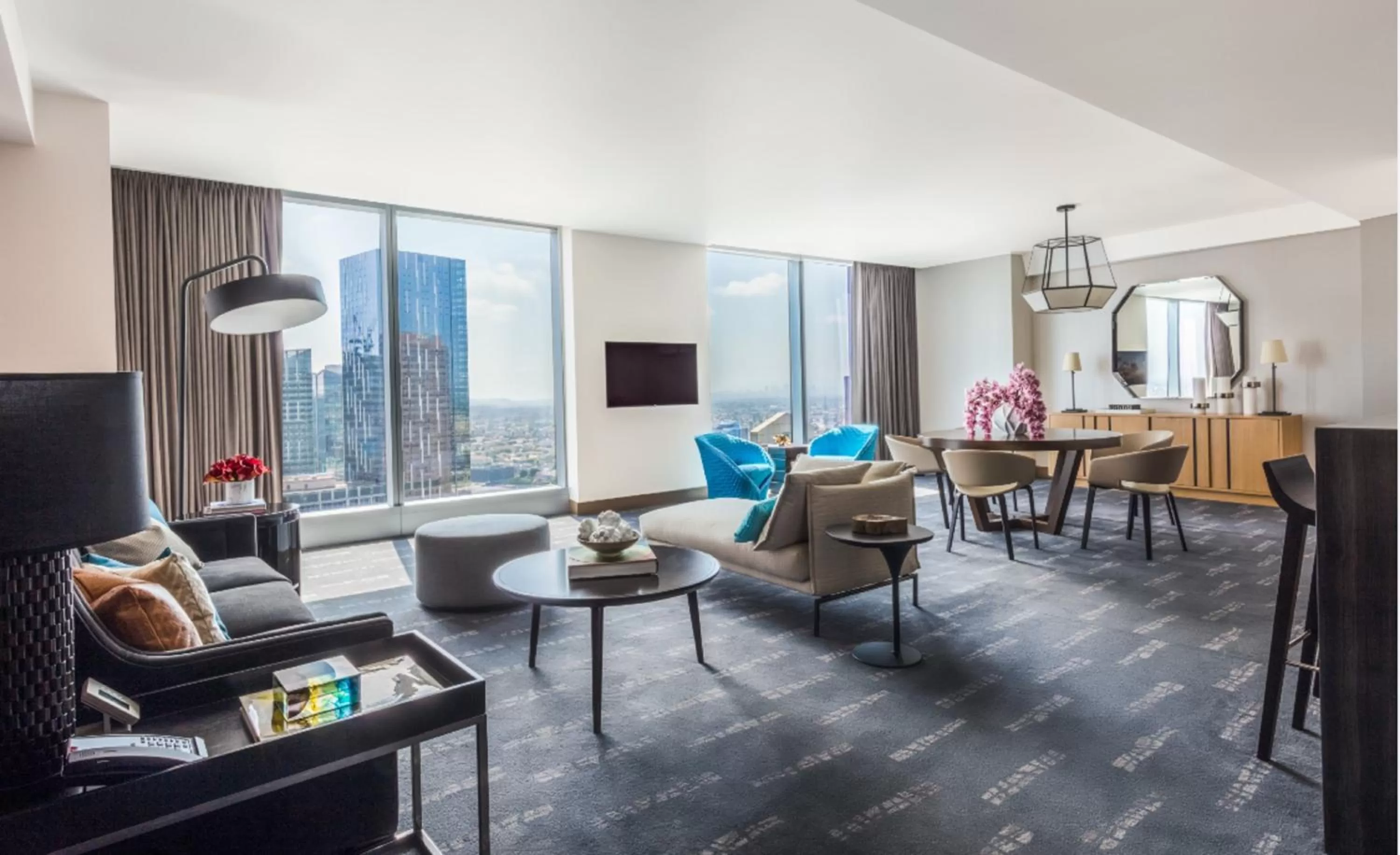 Photo of the whole room in InterContinental - Los Angeles Downtown by IHG