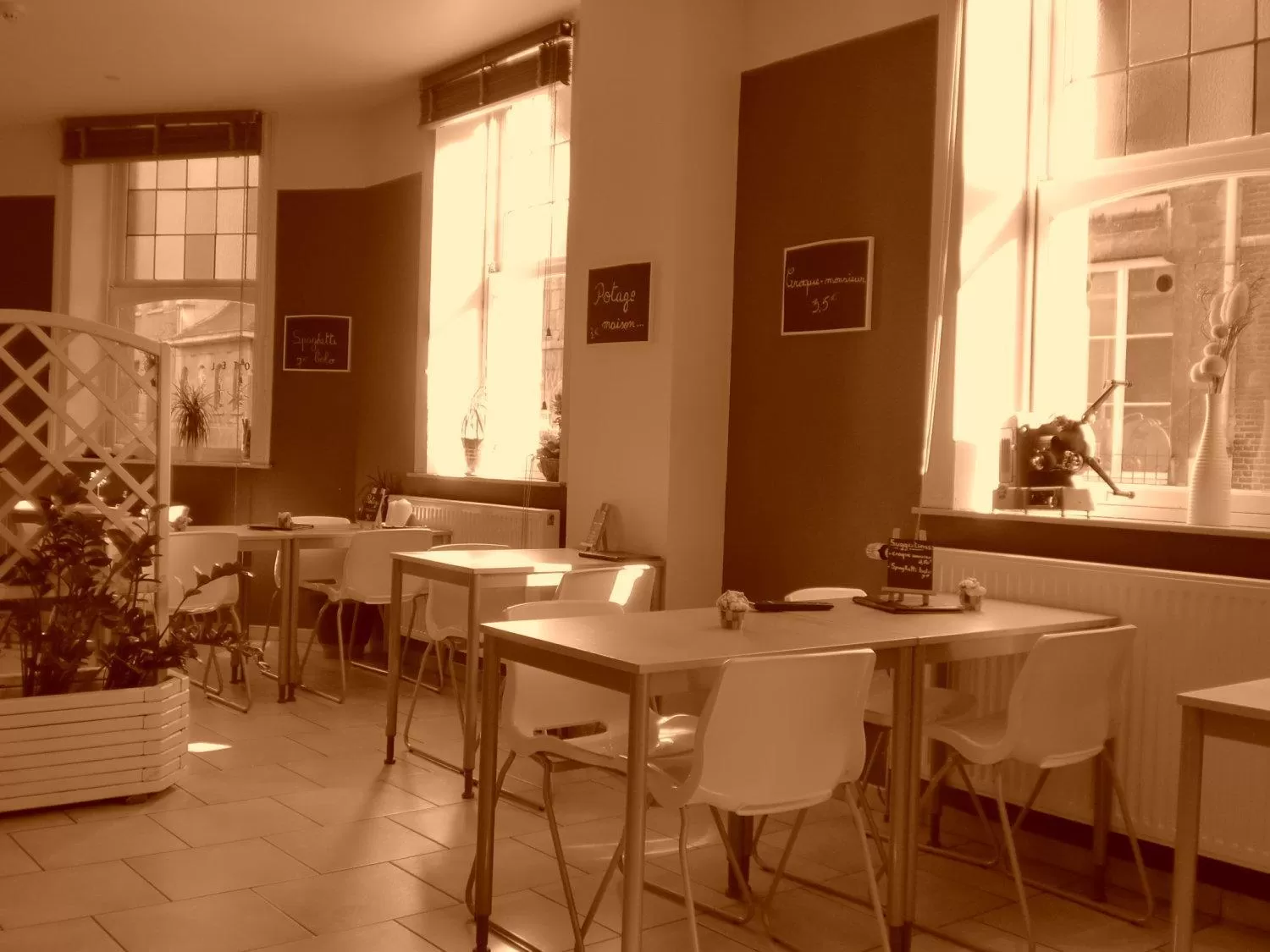 Restaurant/places to eat in Hôtel Les Acteurs