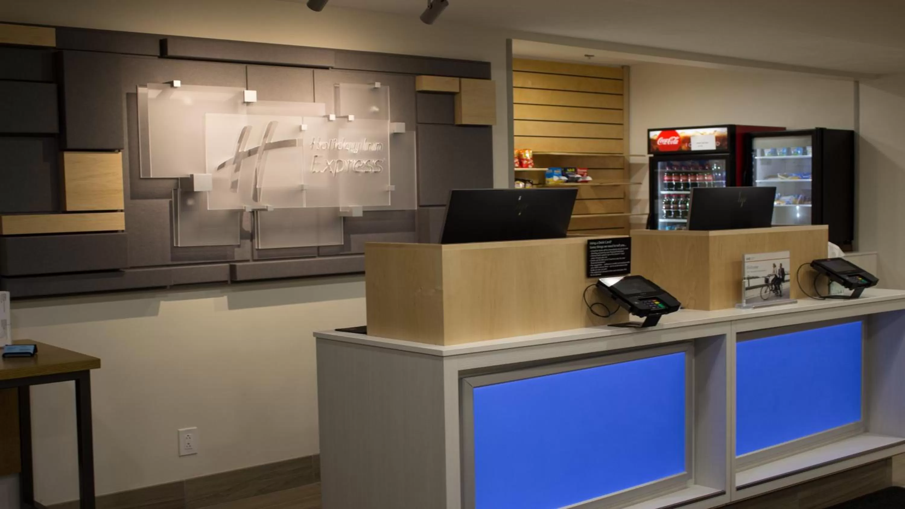 Lobby or reception in Holiday Inn Express Winfield - Teays Valley by IHG
