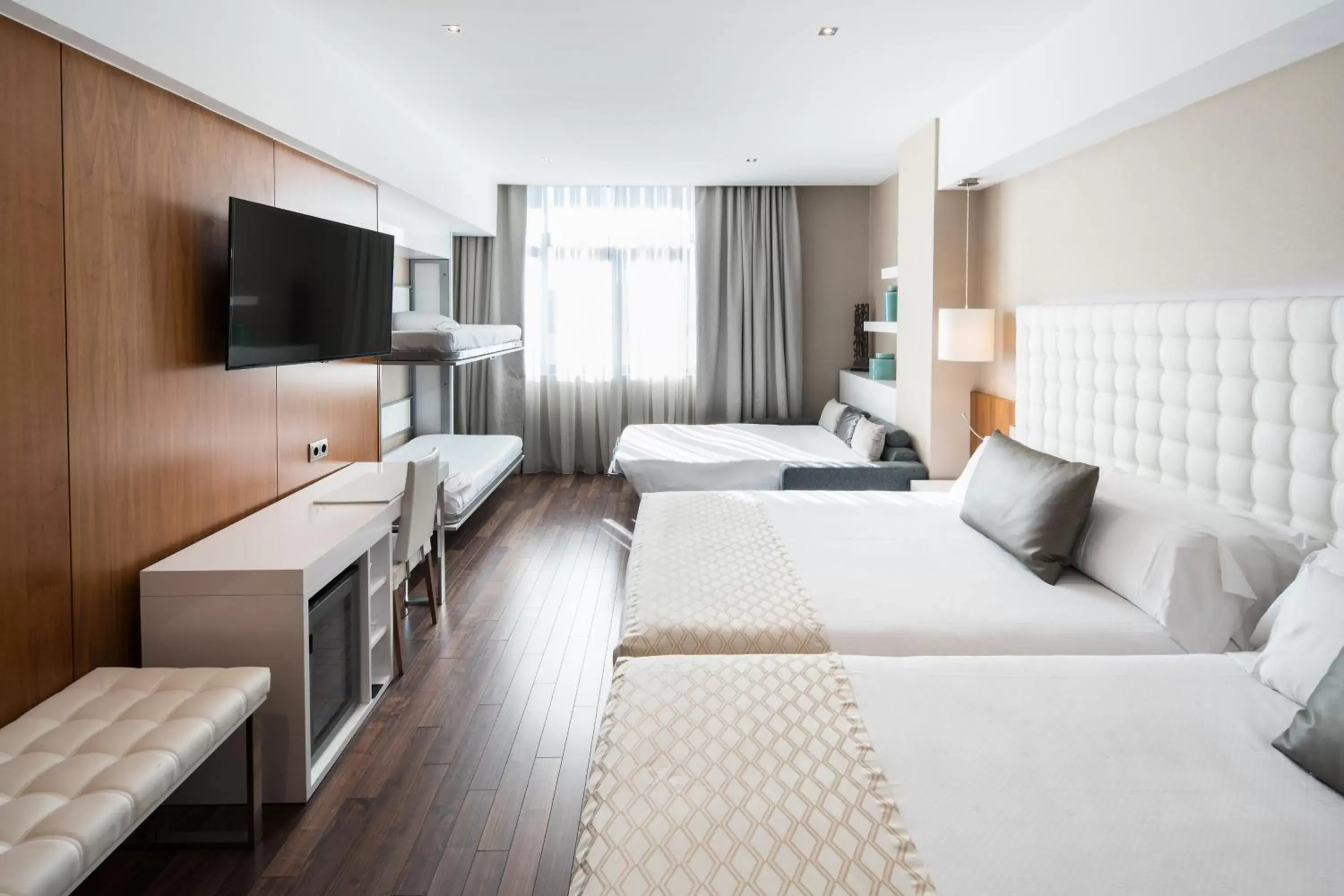 Family Premium Room (2 Adults + 3 Children) in Catalonia Ramblas 4* Sup Family Premium Room (2 Adults + 3 Children) in Catalonia Ramblas 4* Sup