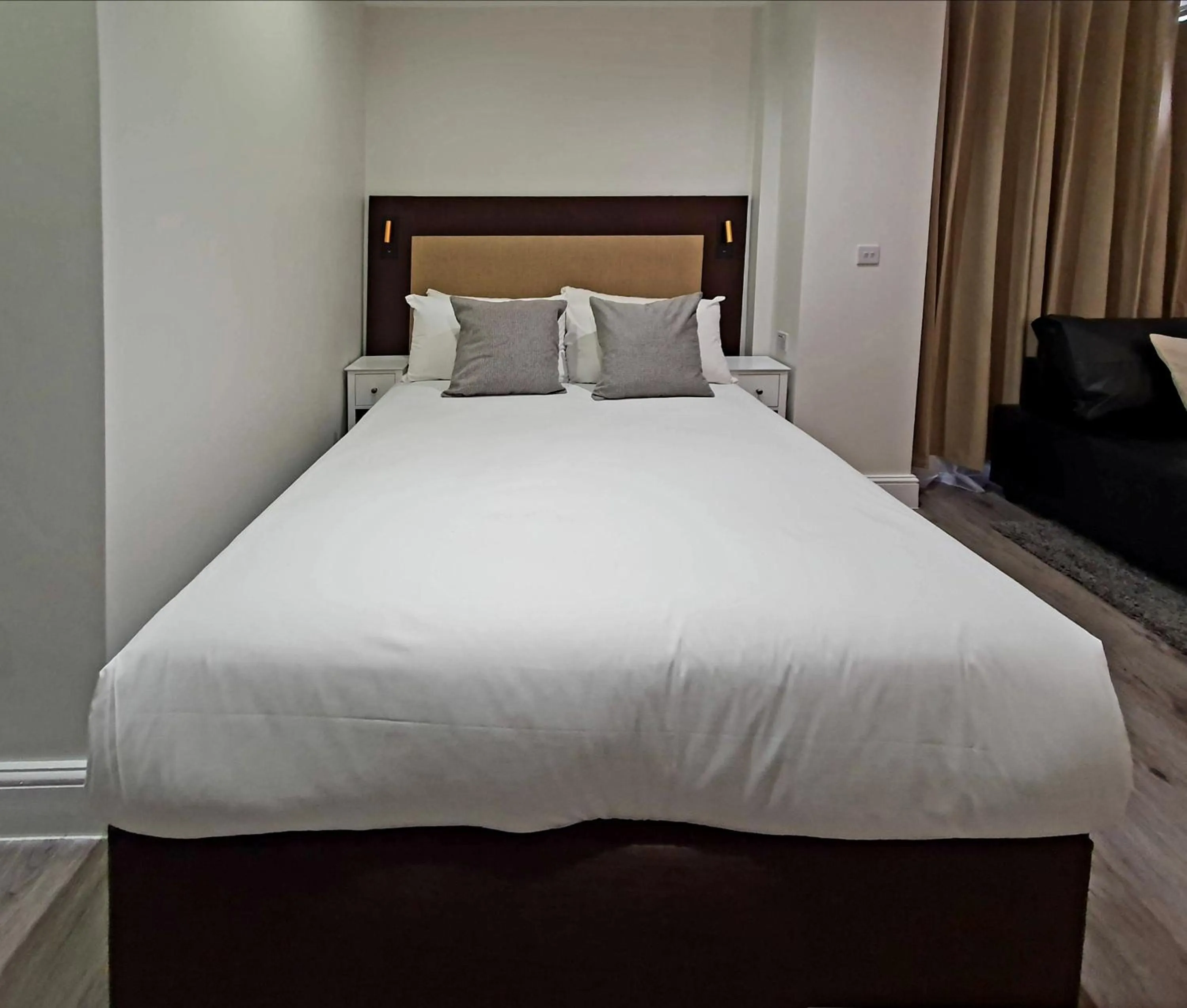 Triple Studio (3 Adults) in Hyde Park Superior Apartments