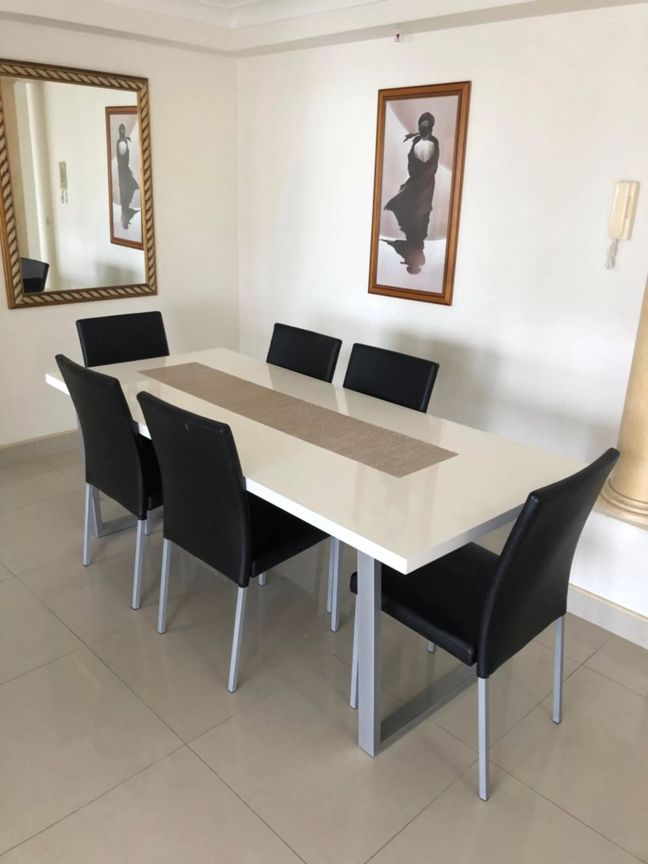 Surfers Century Oceanside Apartments