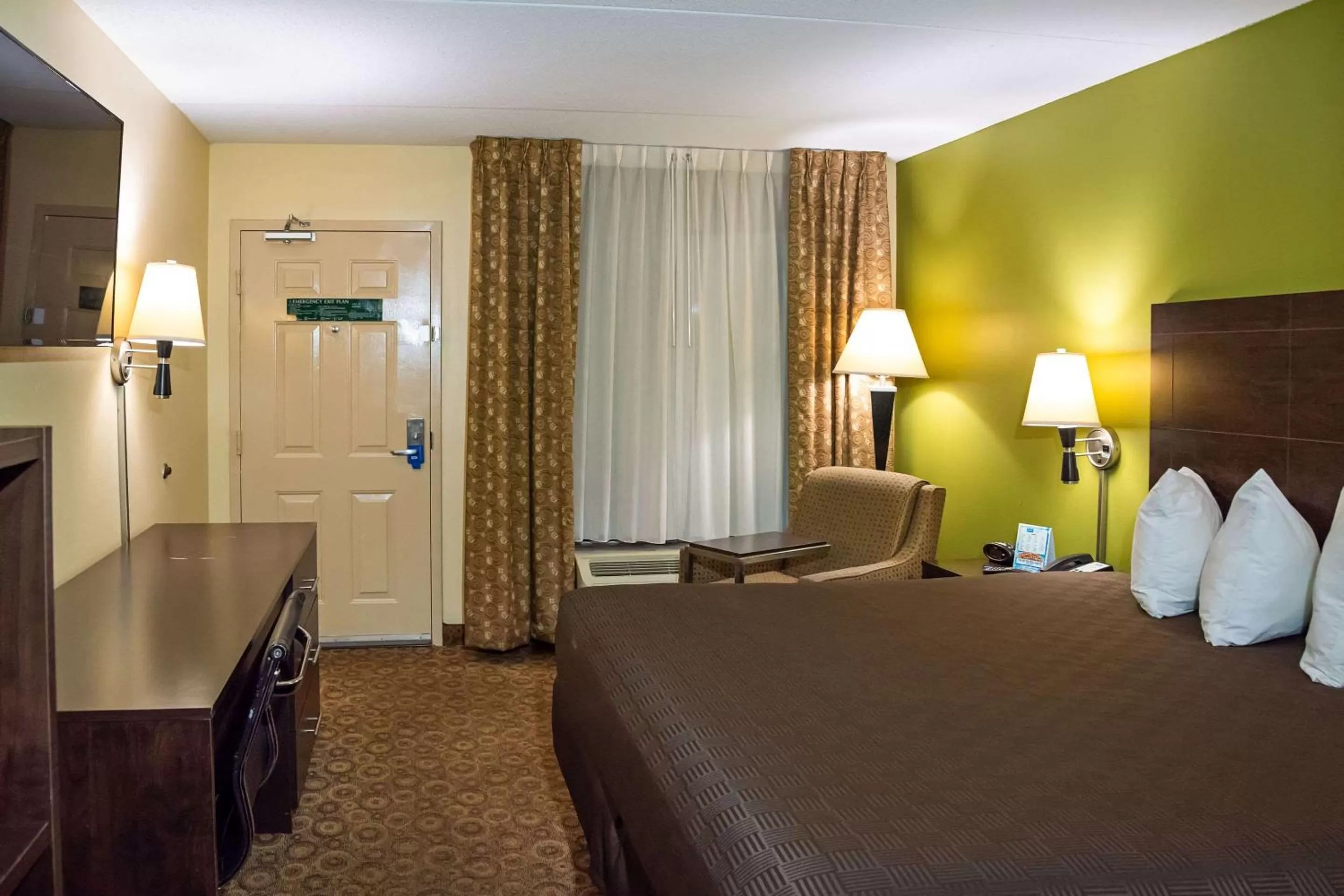 Photo of the whole room, Bed in Rodeway Inn & Suites Clarksville near Governors Square Mall