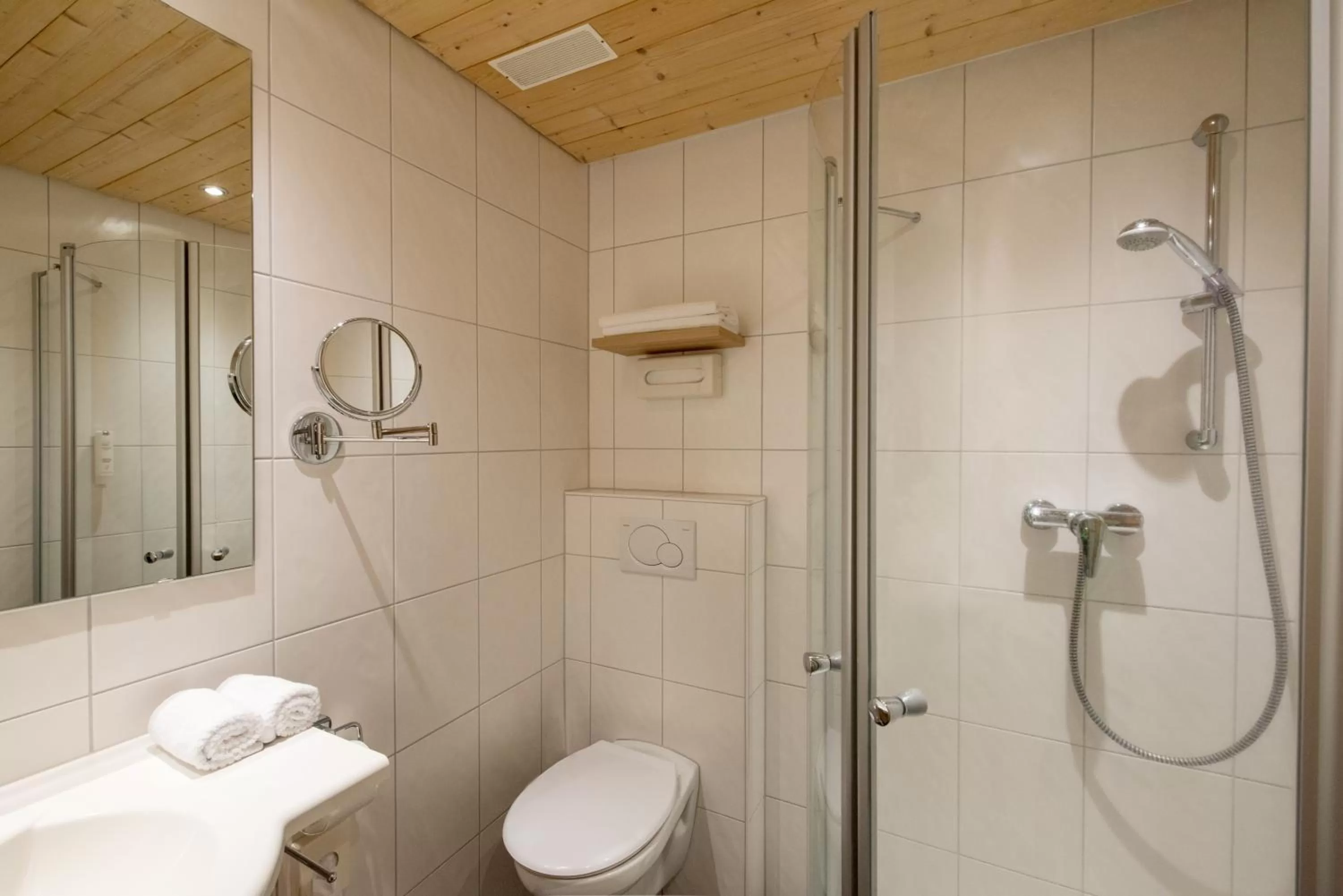 Shower in Landhotel Lortz