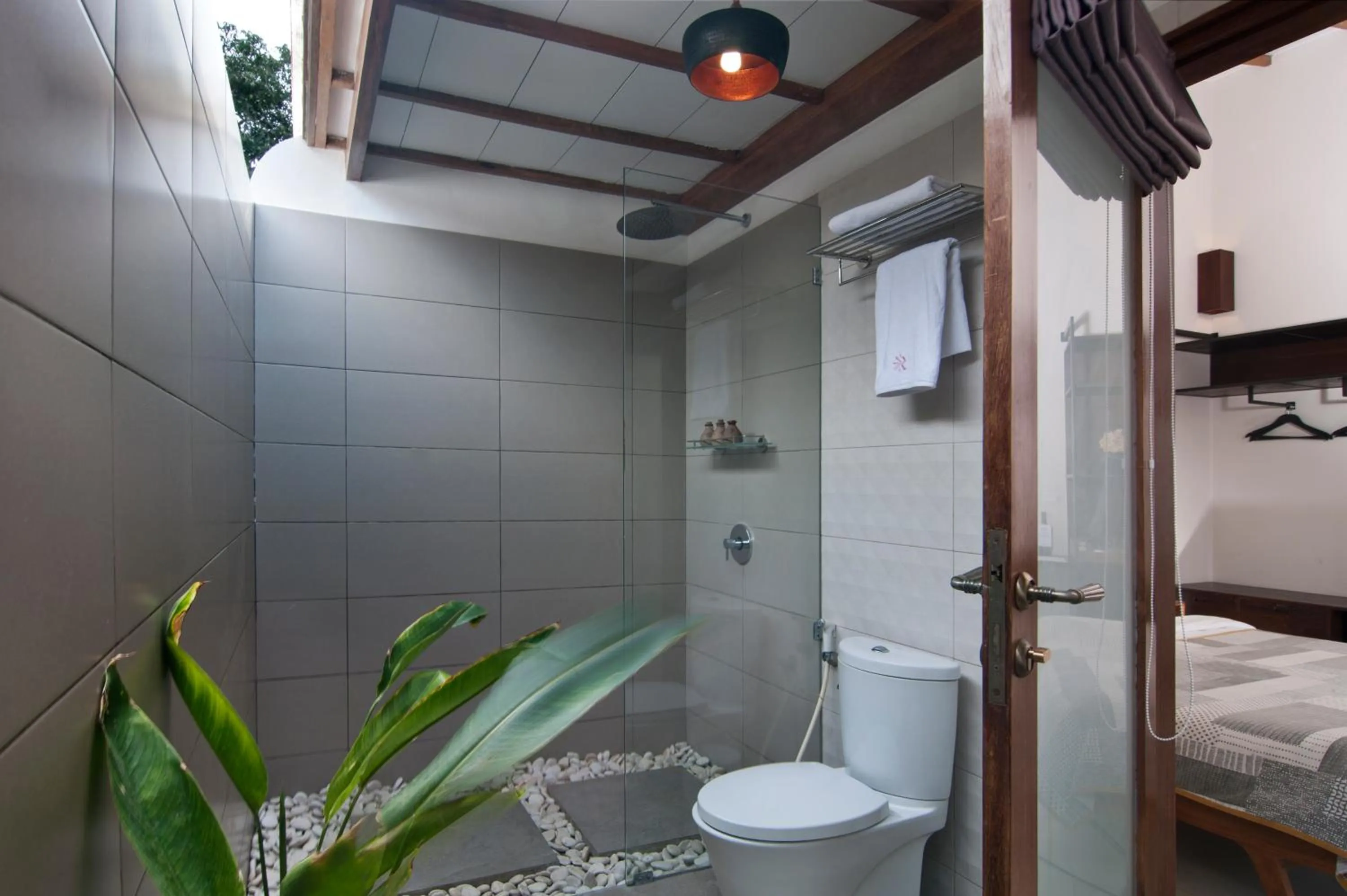 Shower in Ke Rensia Private Pool Villas Gili Air