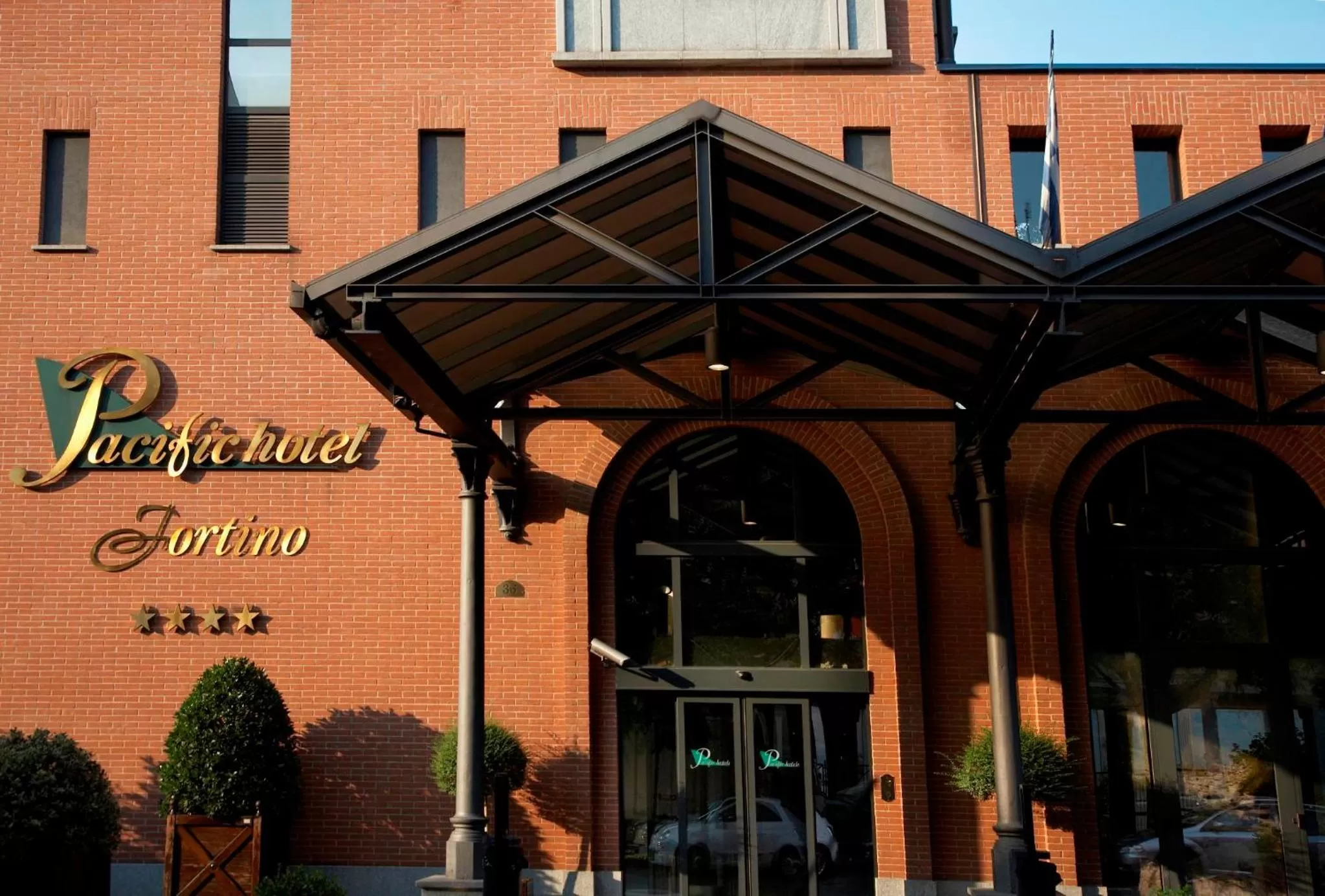 Facade/entrance in Pacific Hotel Fortino