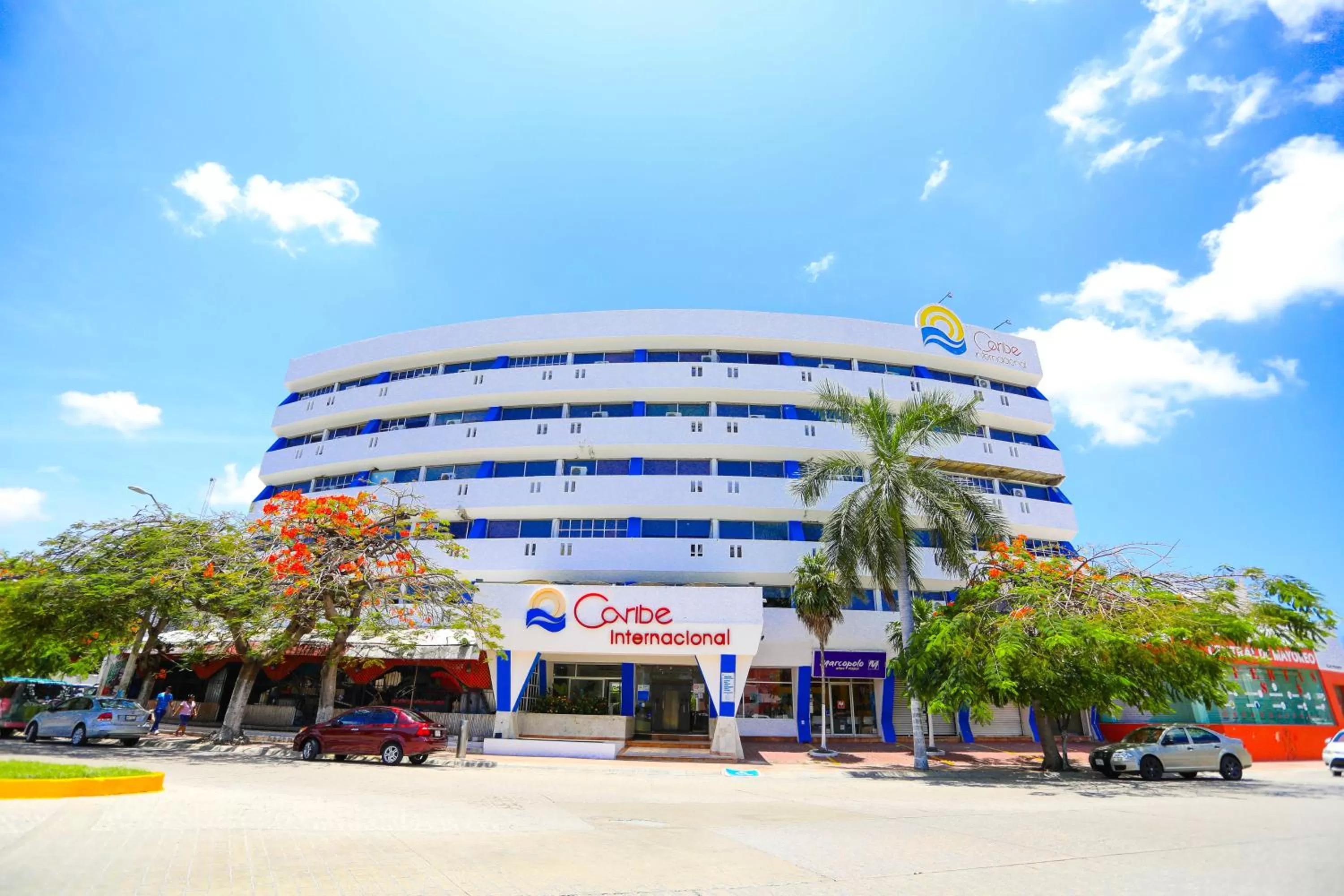 Property building in Hotel Caribe Internacional Cancun