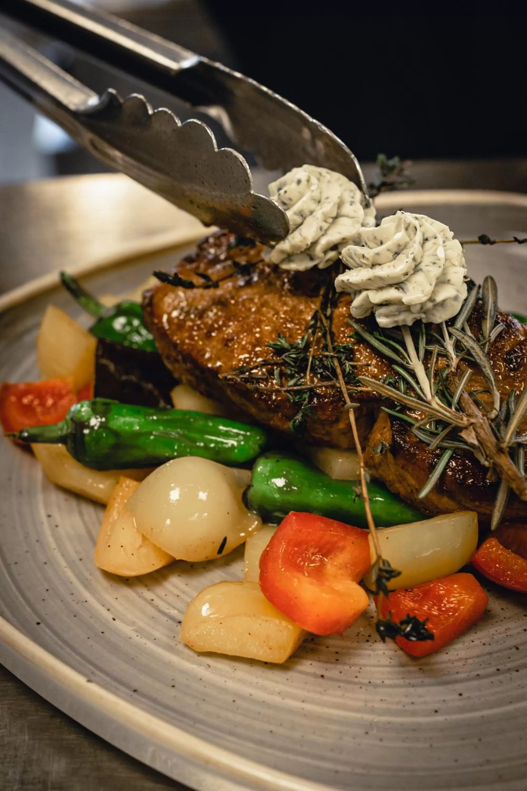 Restaurant/places to eat in voco Dusseldorf Seestern by IHG