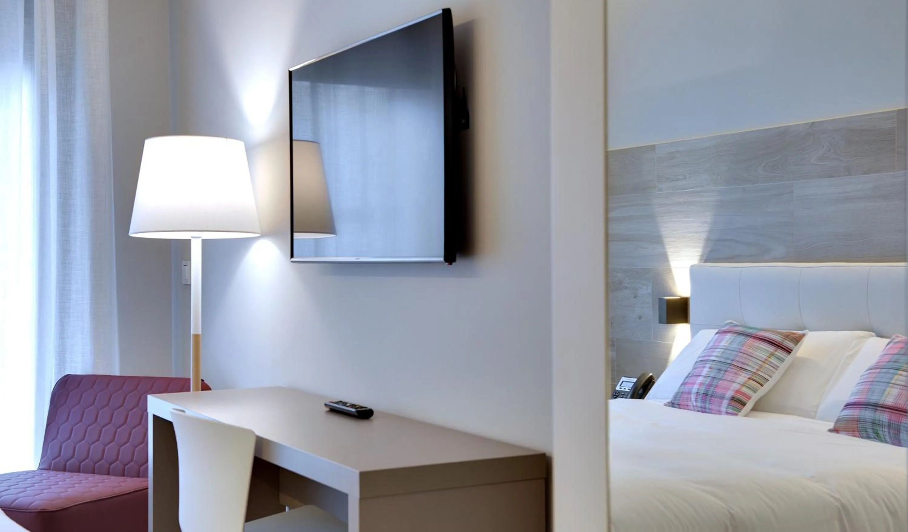 TV and multimedia, Bed in Hotel Lemik
