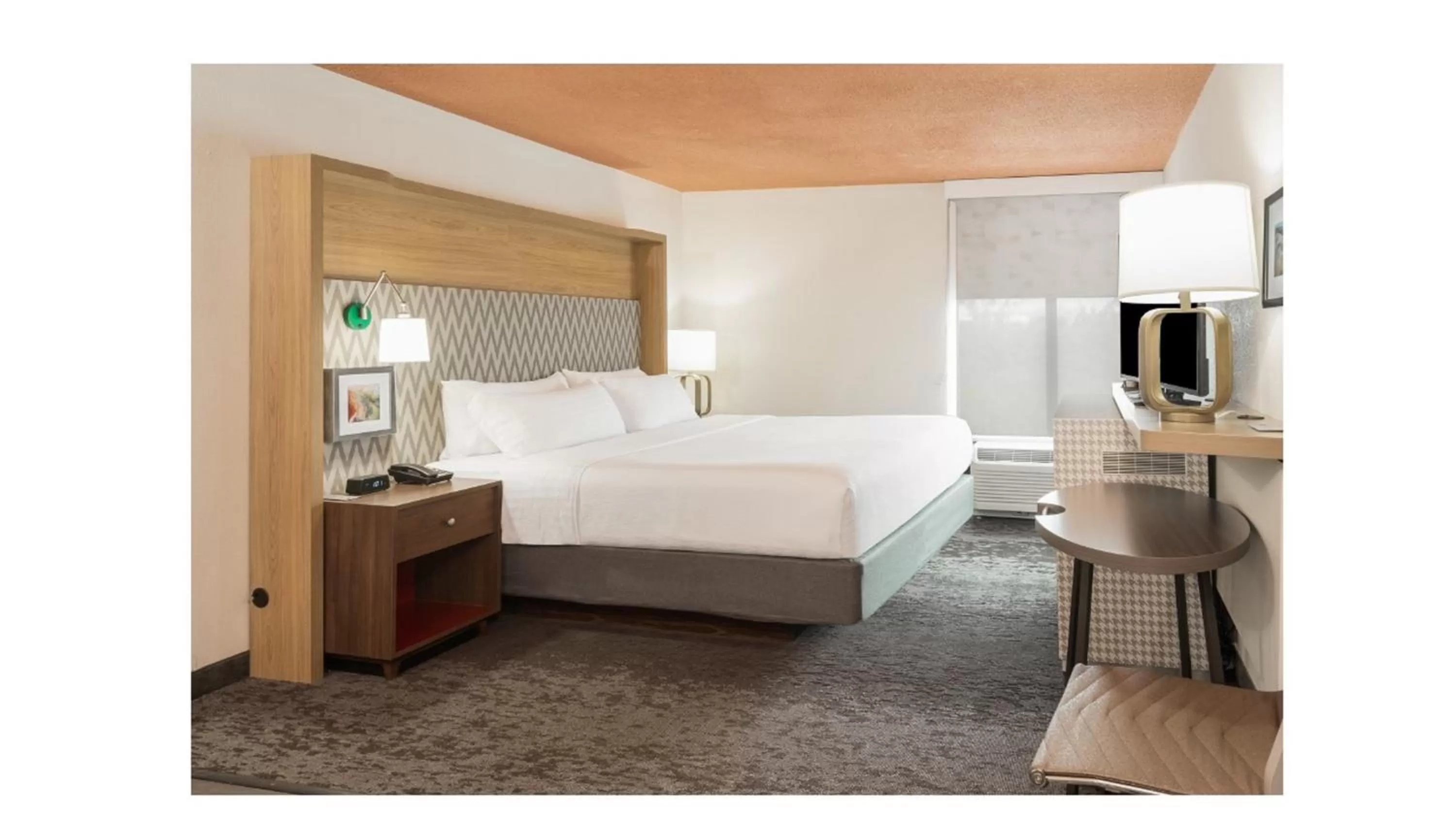 Photo of the whole room, Bed in Holiday Inn Roanoke Airport - Conference CTR by IHG