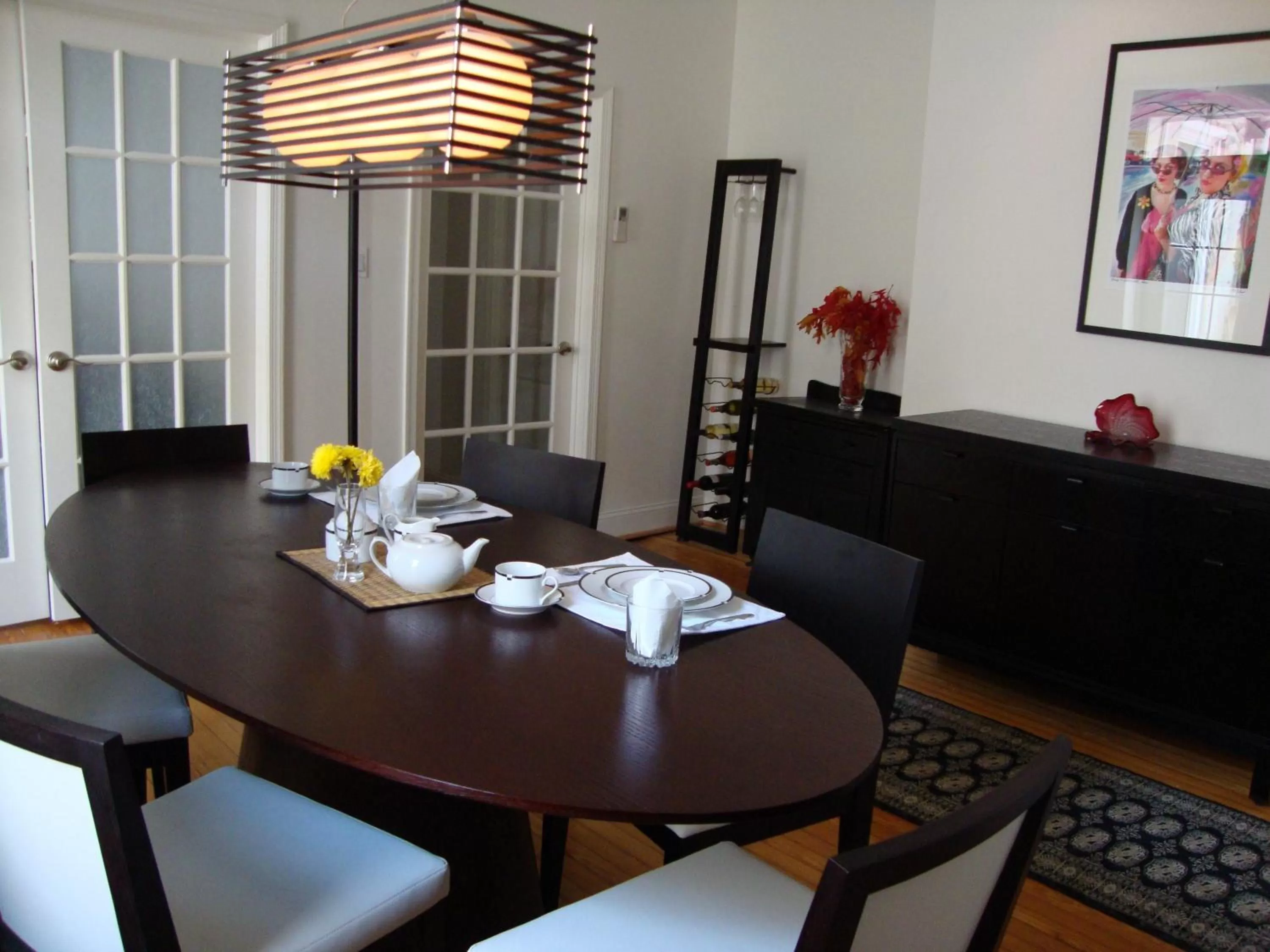 Dining Area in BlancNoir