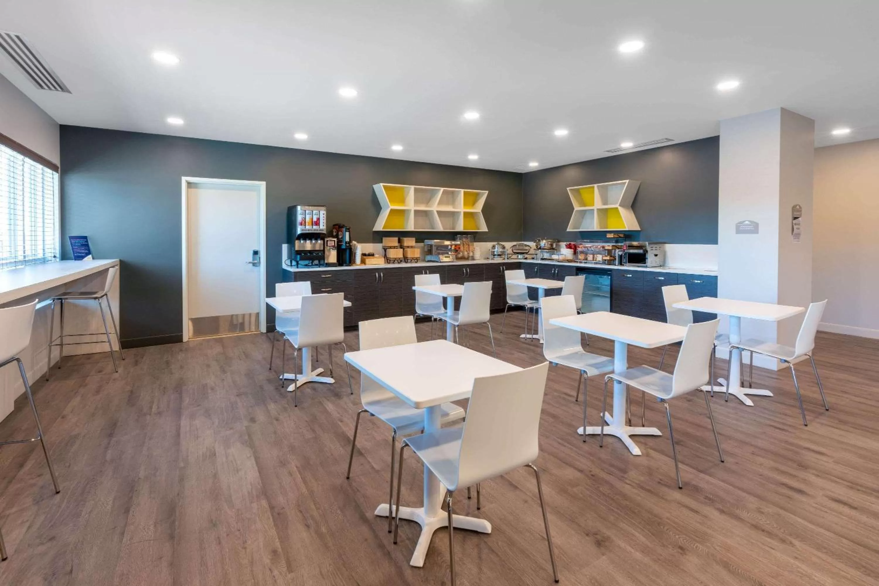 Restaurant/places to eat in Microtel Inn & Suites by Wyndham Portage La Prairie