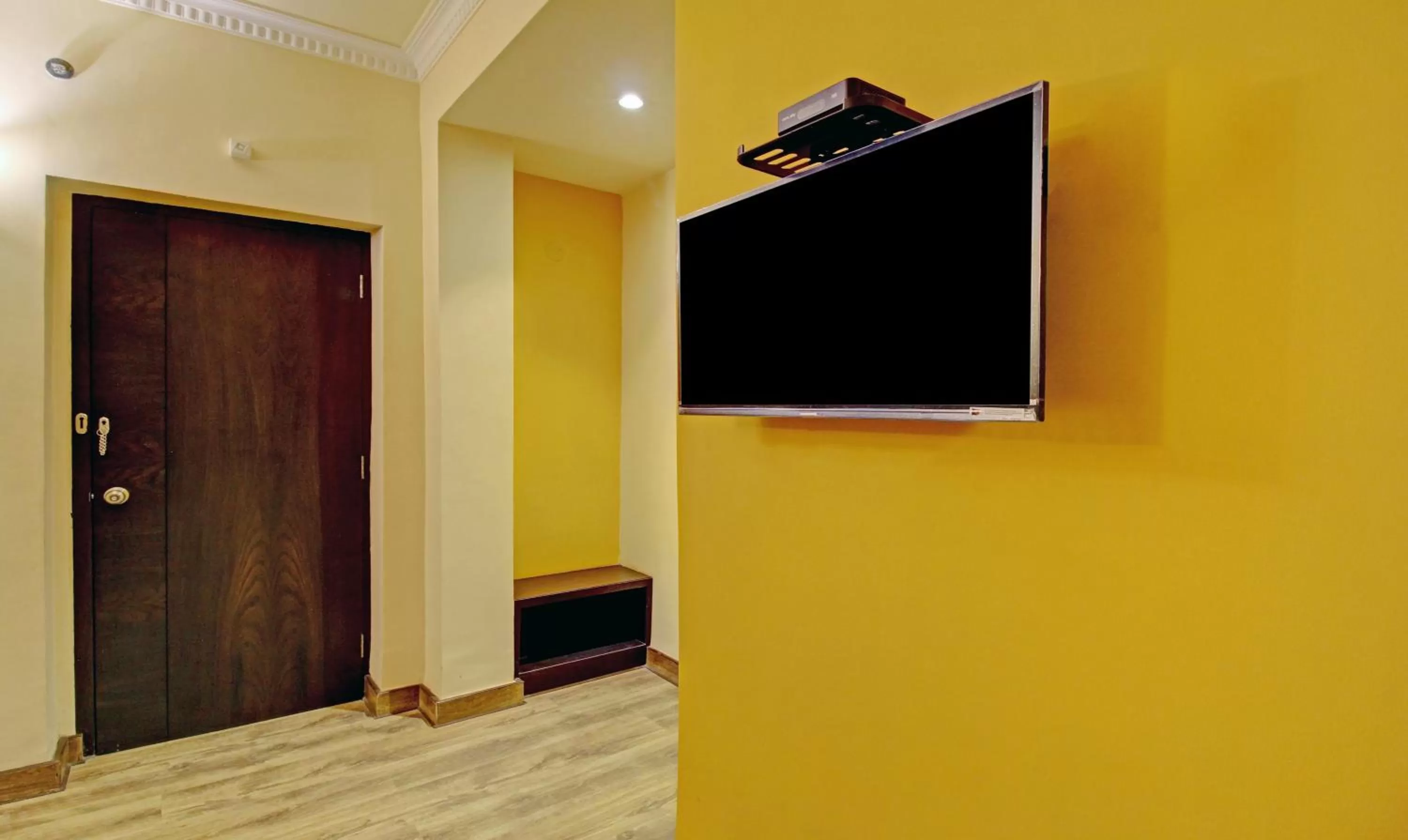 TV and multimedia in Treebo ASL Prime, Gariahat