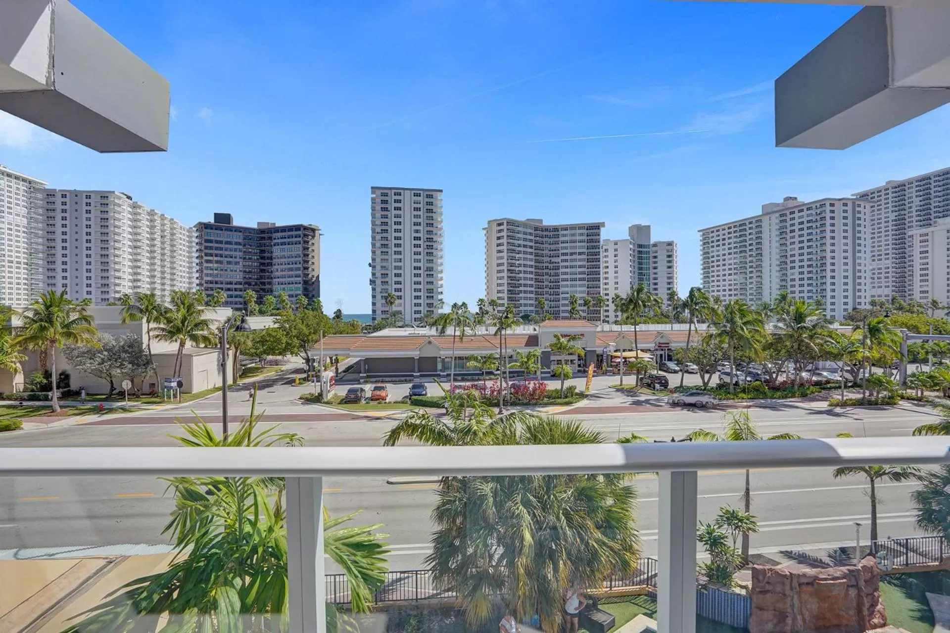 Balcony/Terrace in The Garden Hotel & Resort