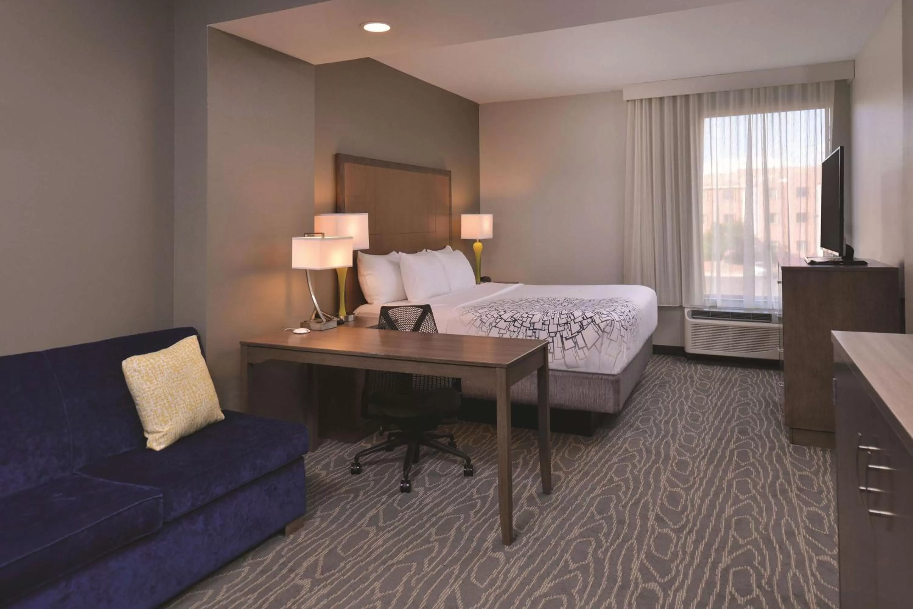 Photo of the whole room, Bed in La Quinta by Wyndham Page at Lake Powell