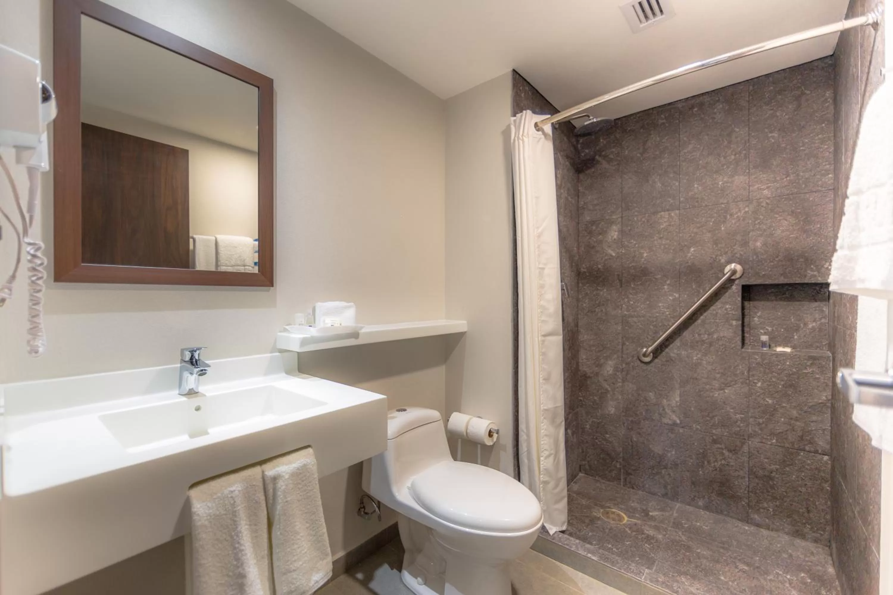 Bathroom in Sleep Inn Guadalajara Galerias