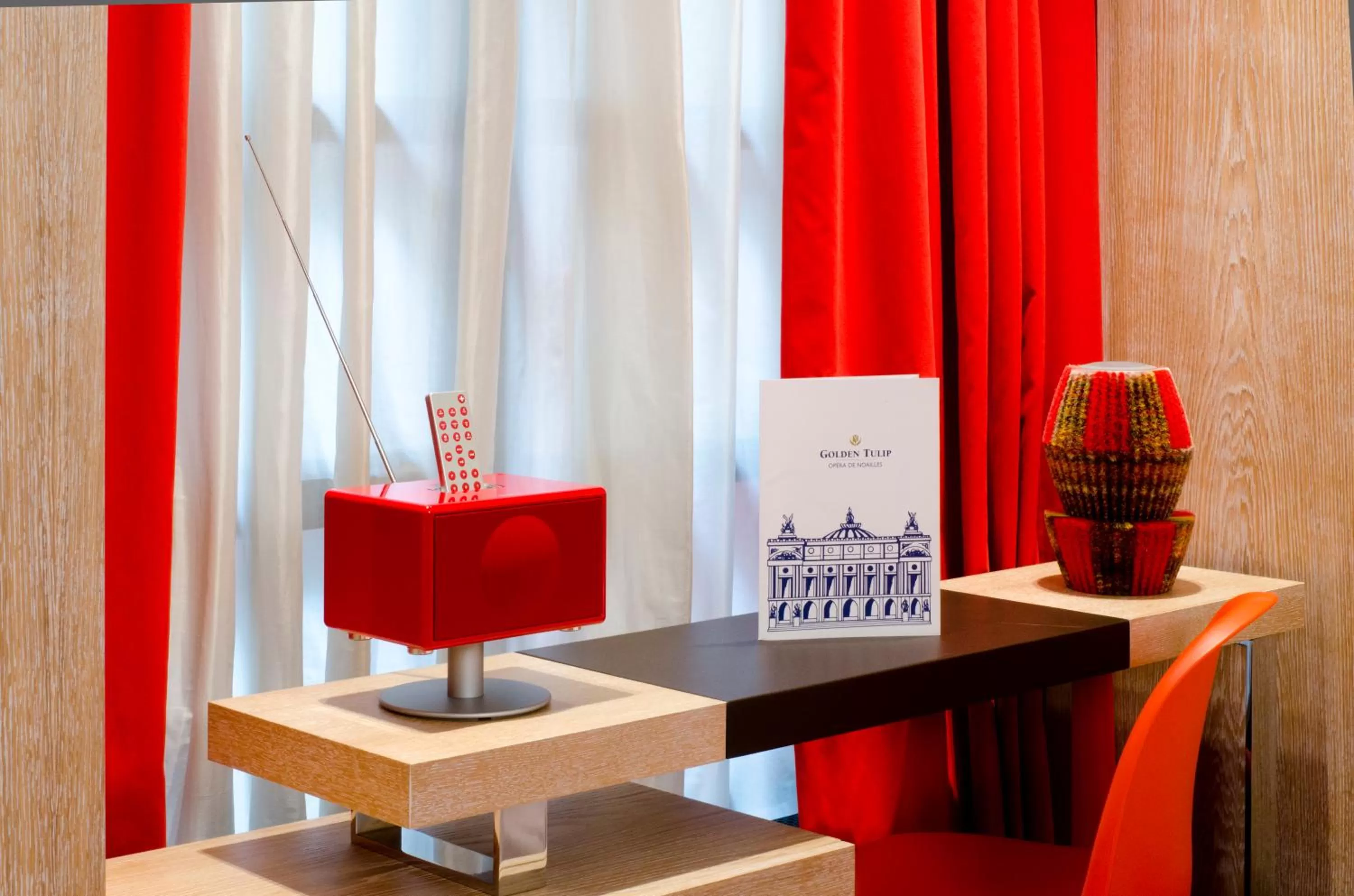 Decorative detail in Golden Tulip Opera de Noailles