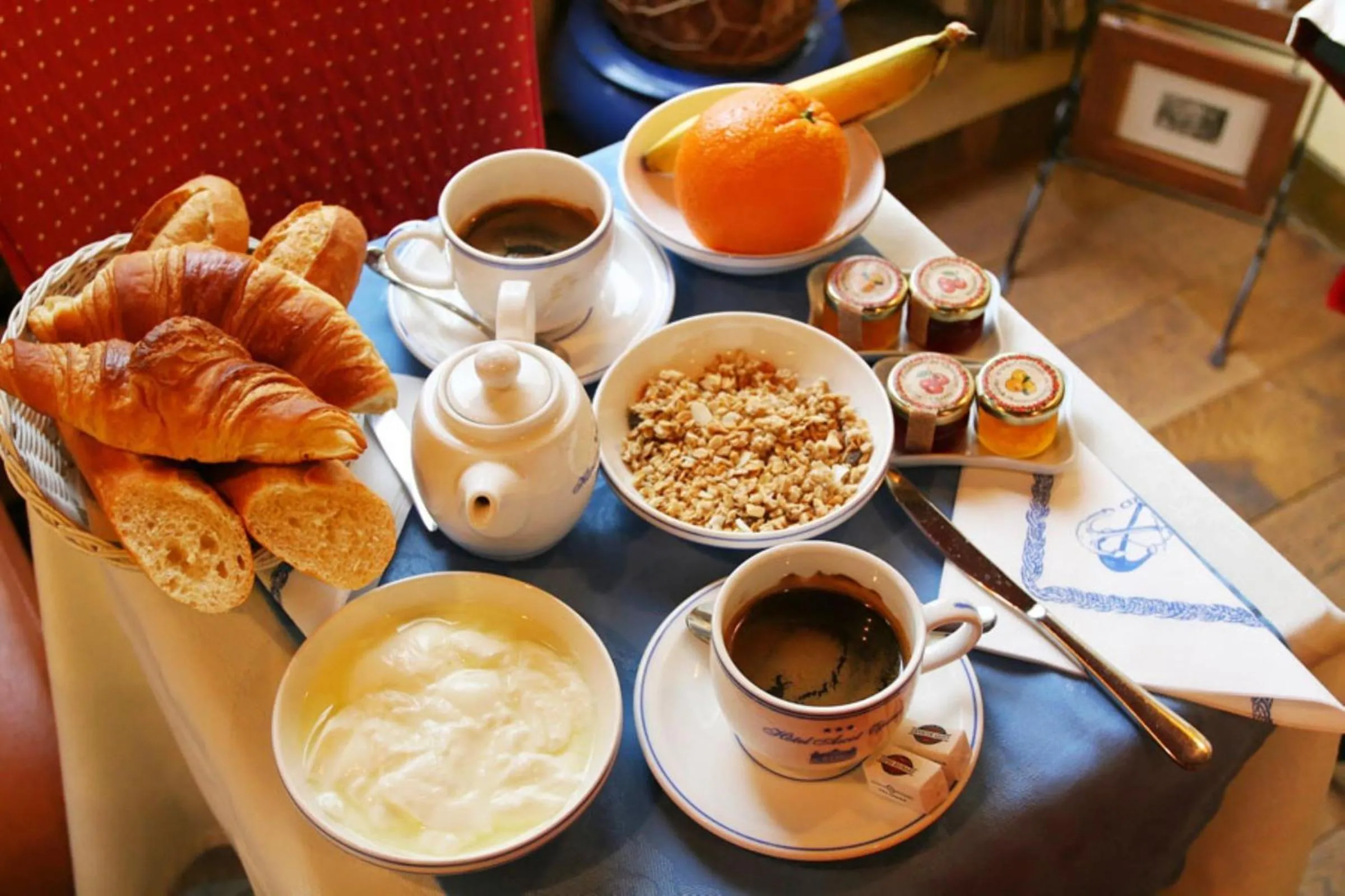 Food in Hotel Ascot Opera