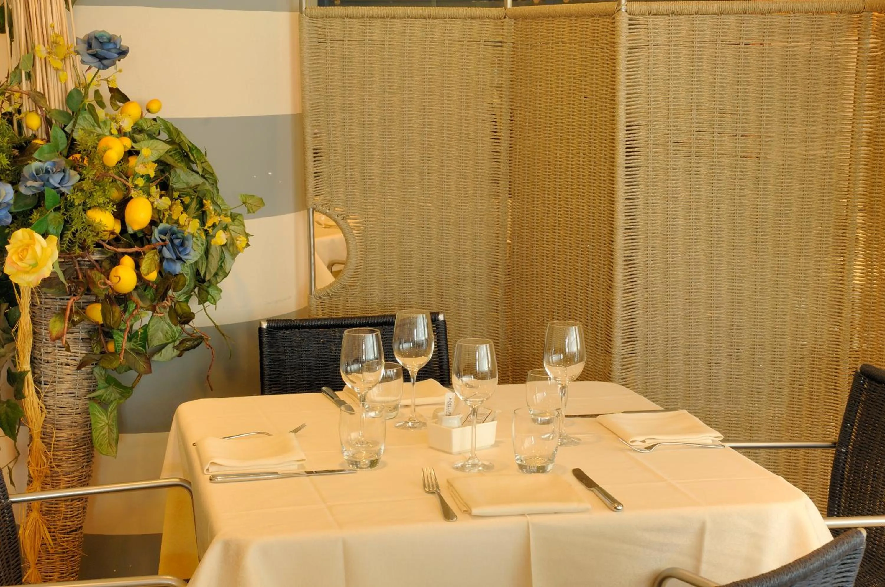 Restaurant/places to eat in Hotel Le Roi