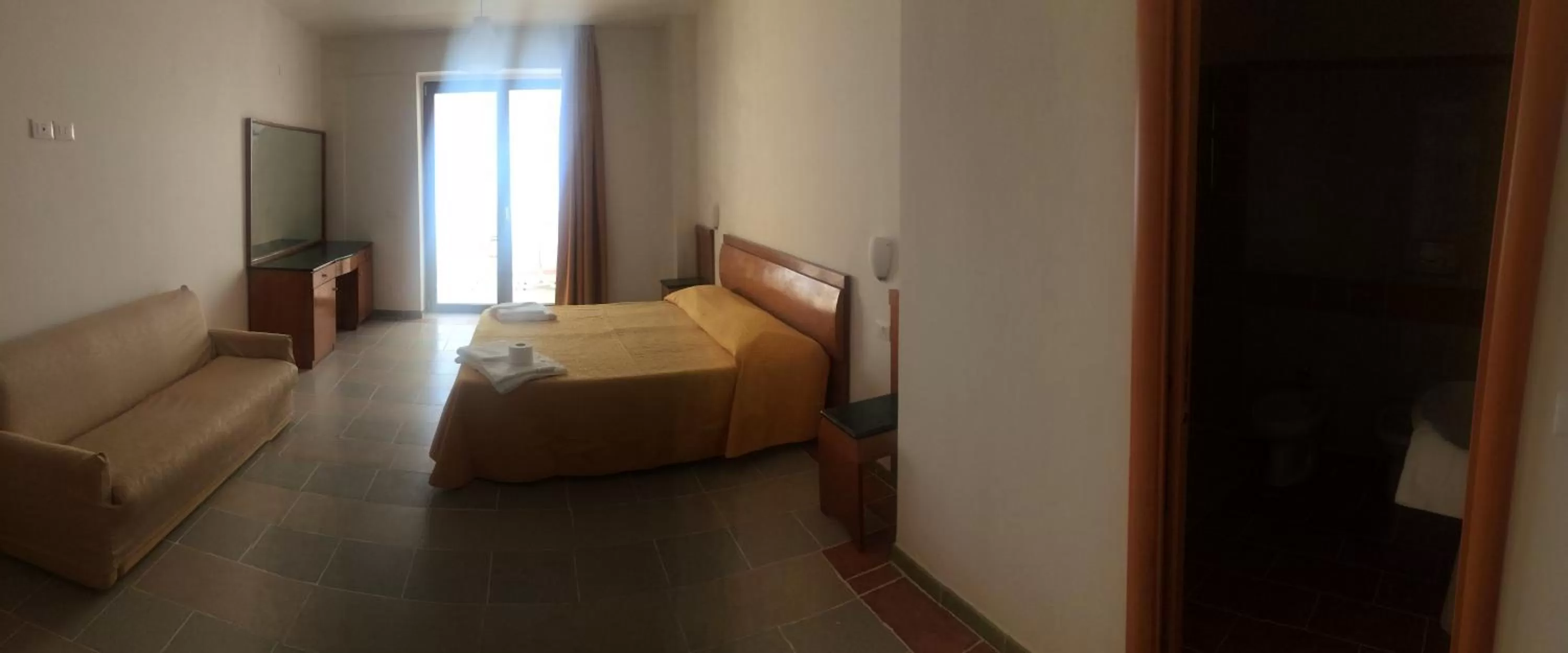 Bed in B&B Palazzo Manfredi Vieste, Fronte mare con Parcheggio