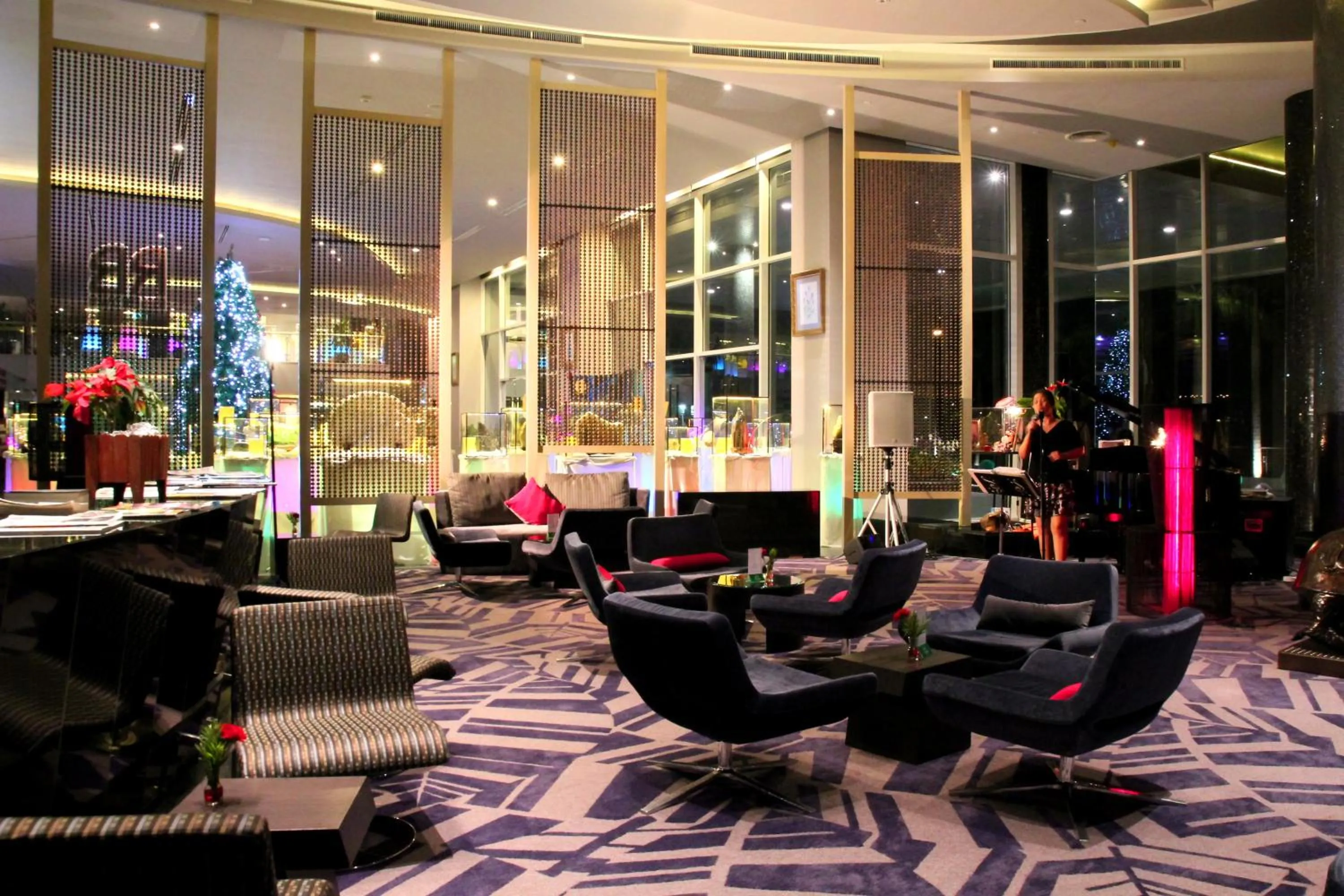 Lounge or bar in Amaranth Suvarnabhumi Hotel - Free Suvarnabhumi Airport Shuttle
