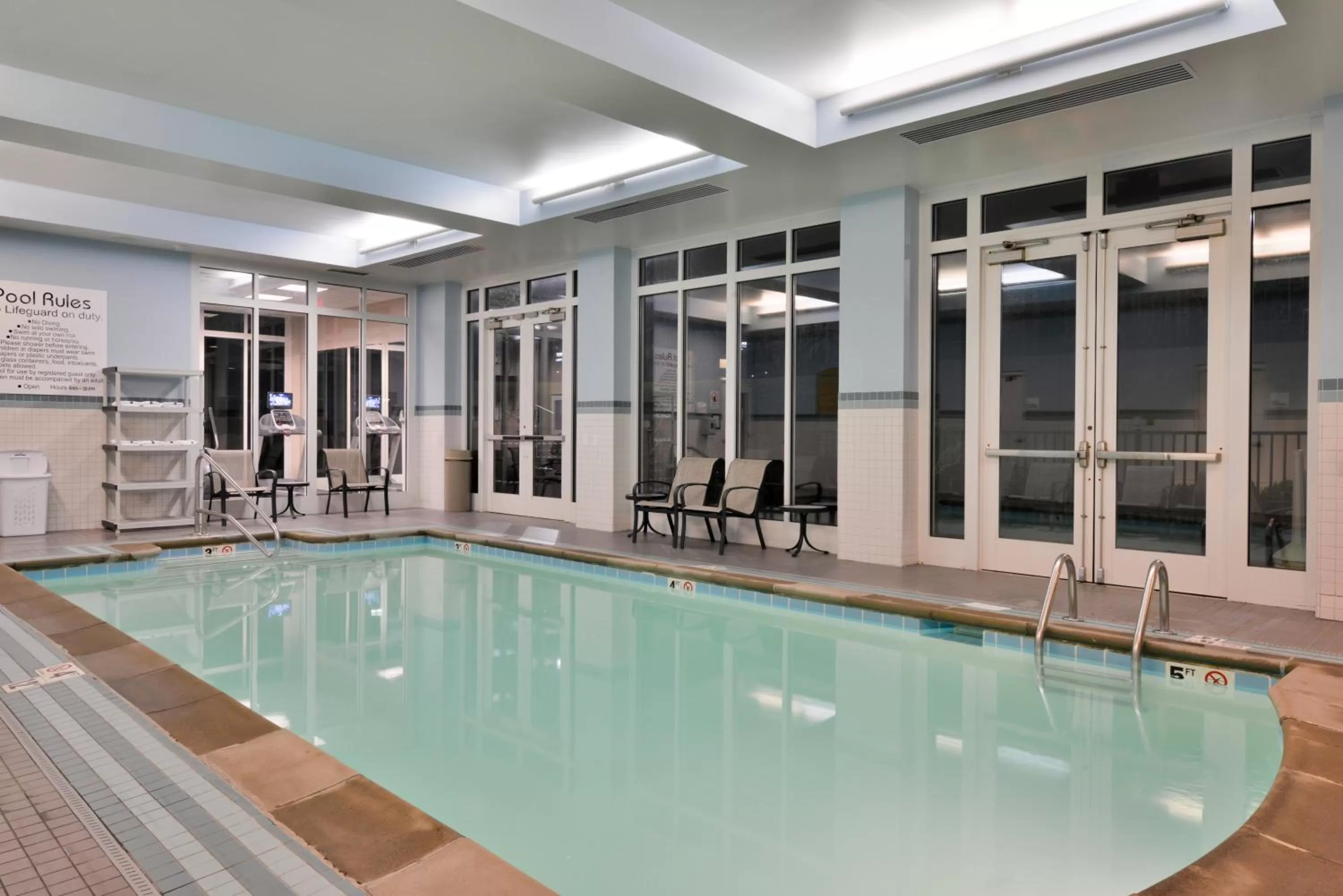 Swimming pool in Holiday Inn Kansas City Airport by IHG