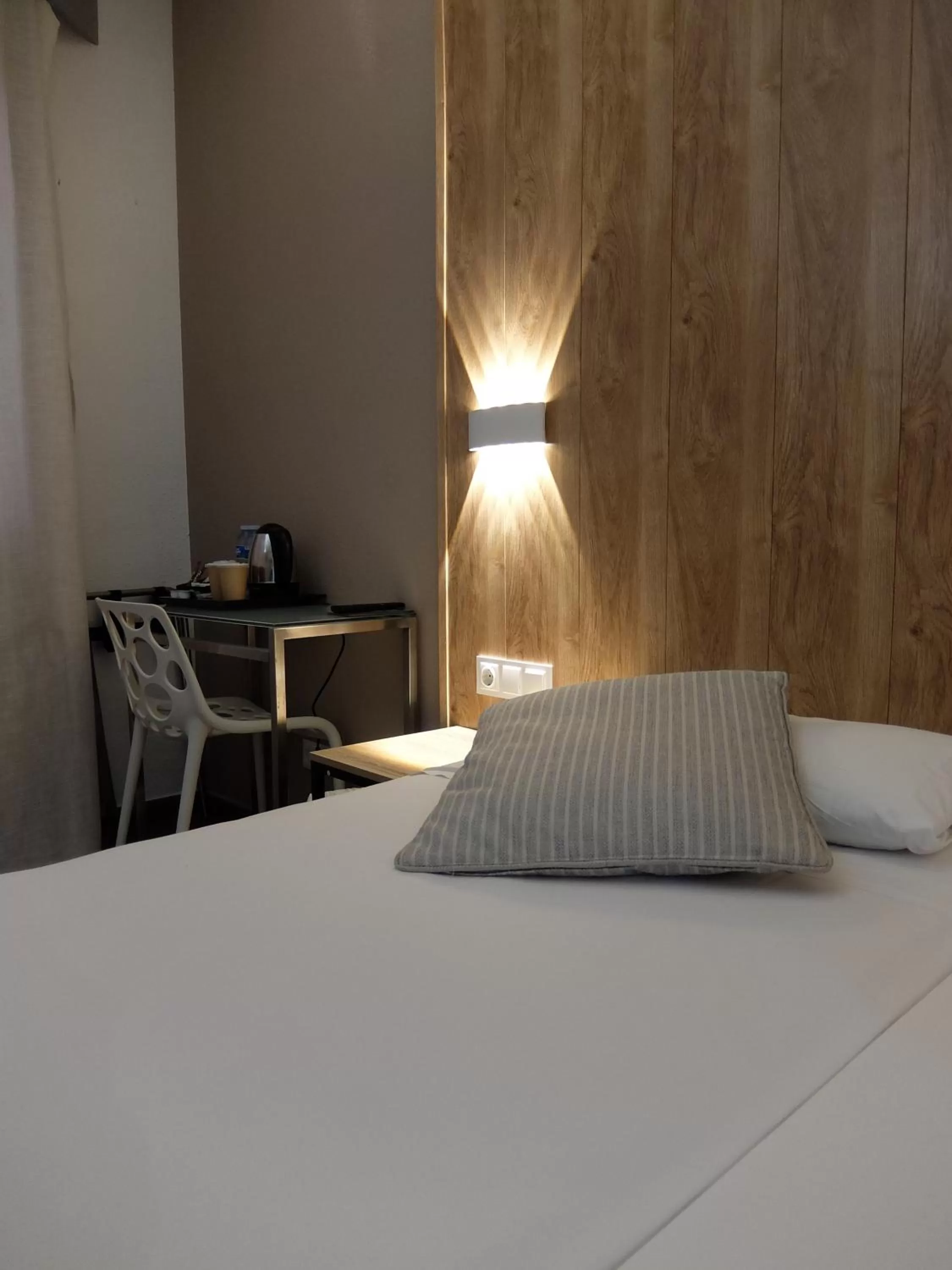 Bed in Hotel Medicis