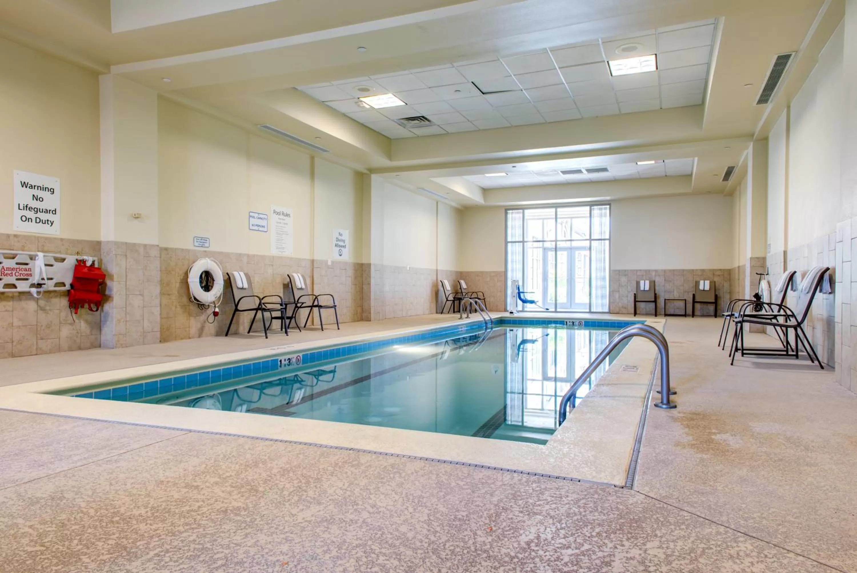 Swimming pool in Holiday Inn Indianapolis North-Carmel by IHG