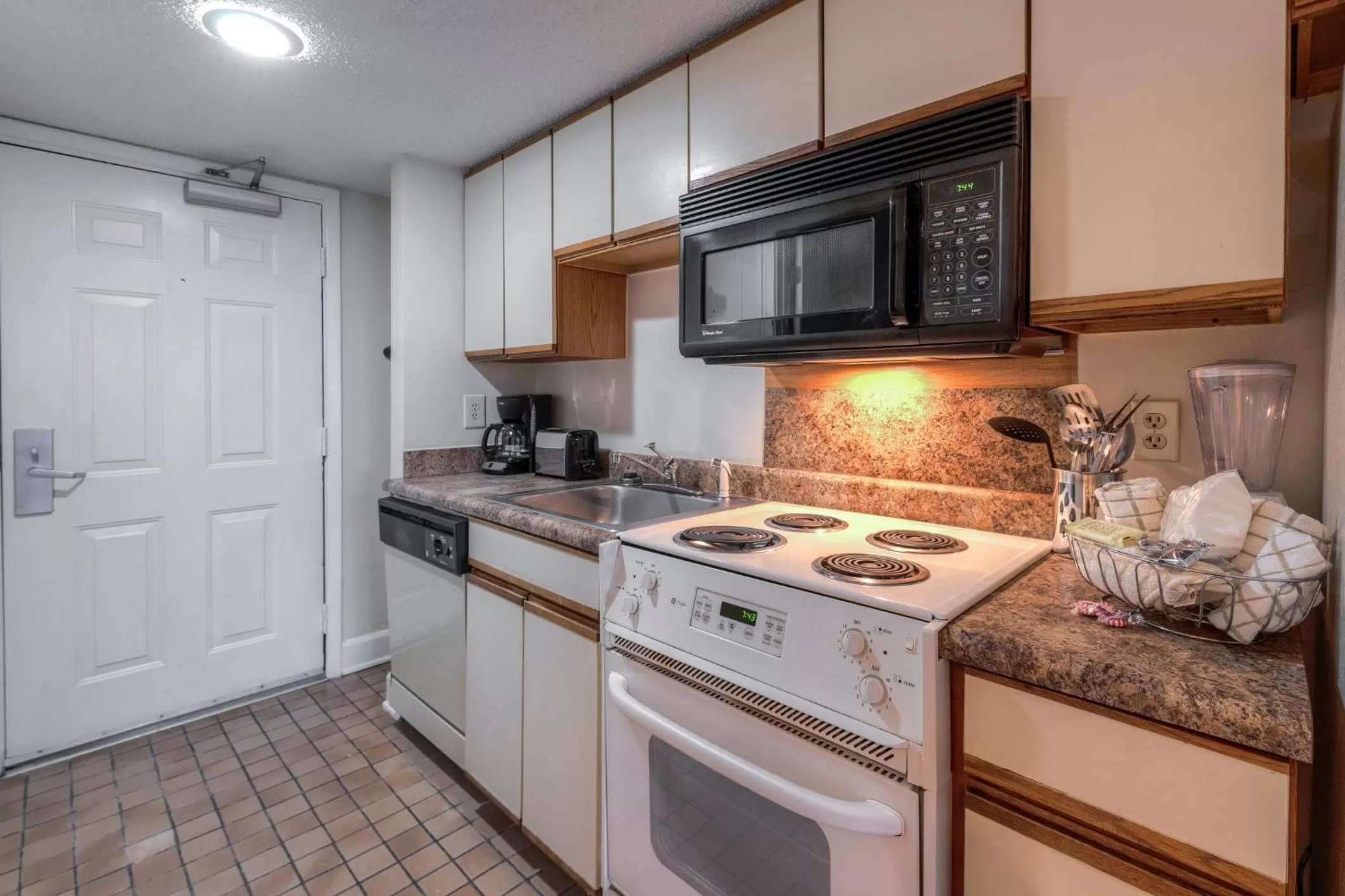 Kitchen/Kitchenette in Kingfisher Inn