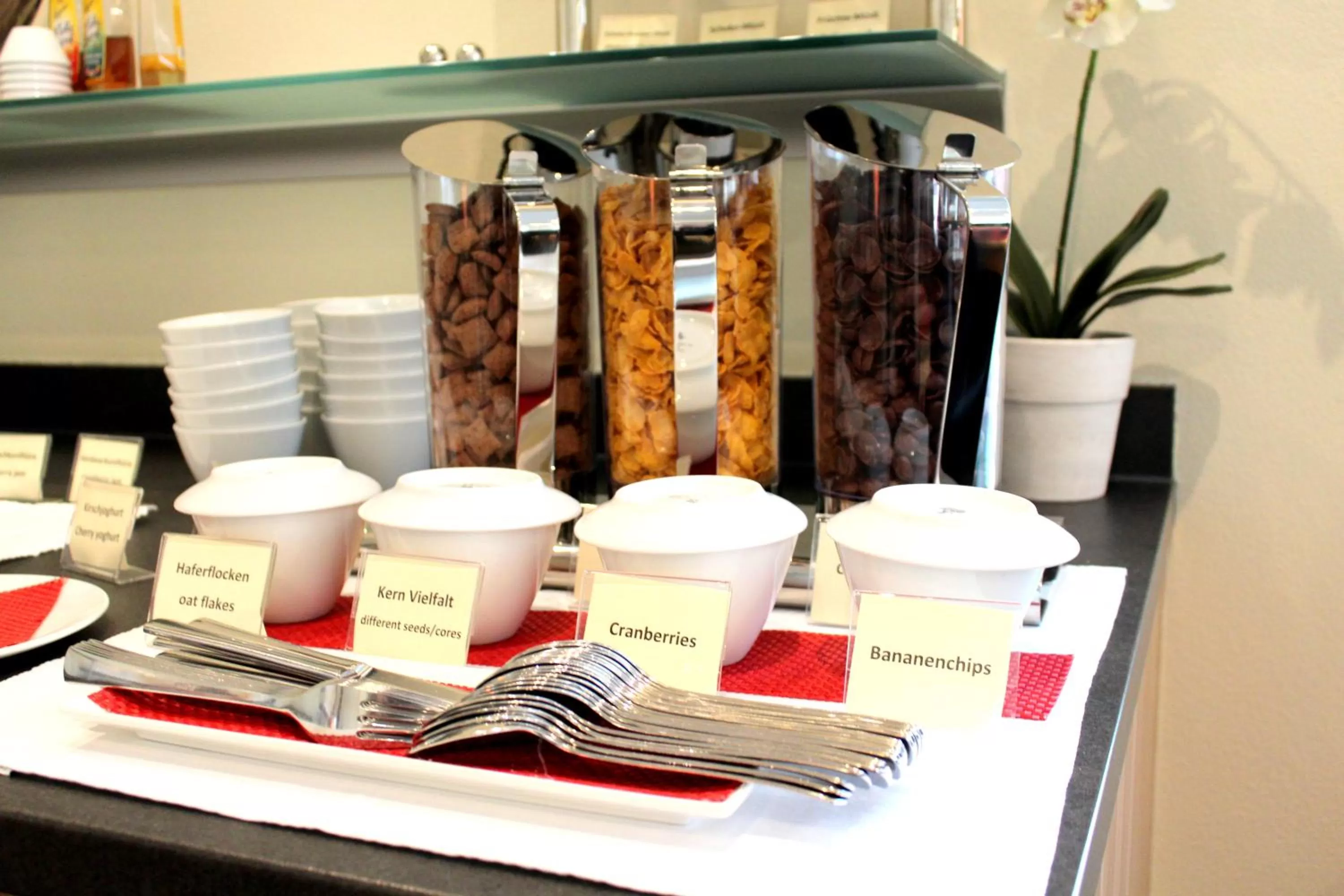 Food and drinks in Come IN Hotel